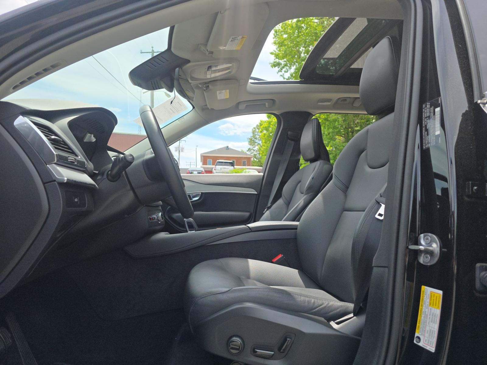 2025 Volvo XC90 B5 Core AWD