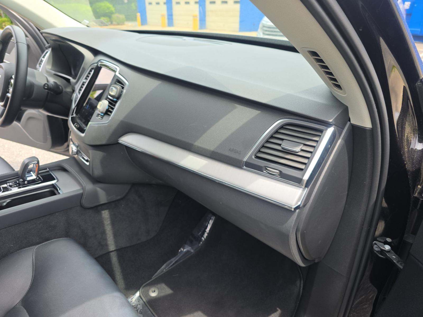 2025 Volvo XC90 B5 Core AWD