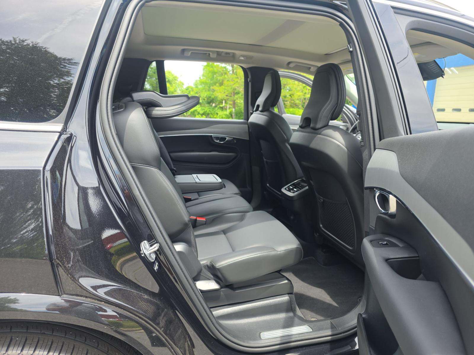 2025 Volvo XC90 B5 Core AWD