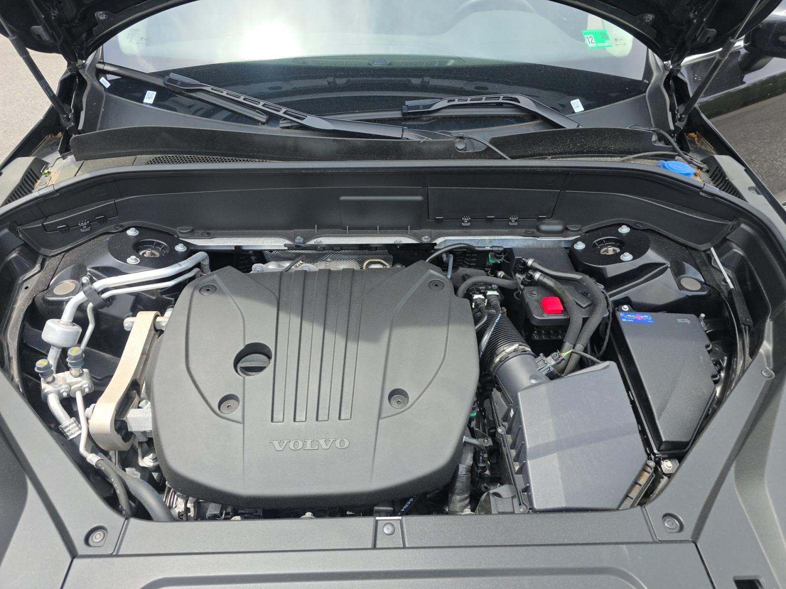 2025 Volvo XC90 B5 Core AWD