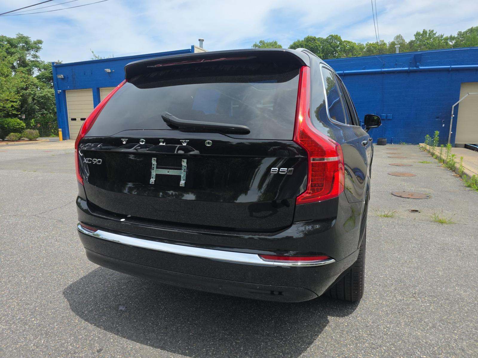 2025 Volvo XC90 B5 Core AWD