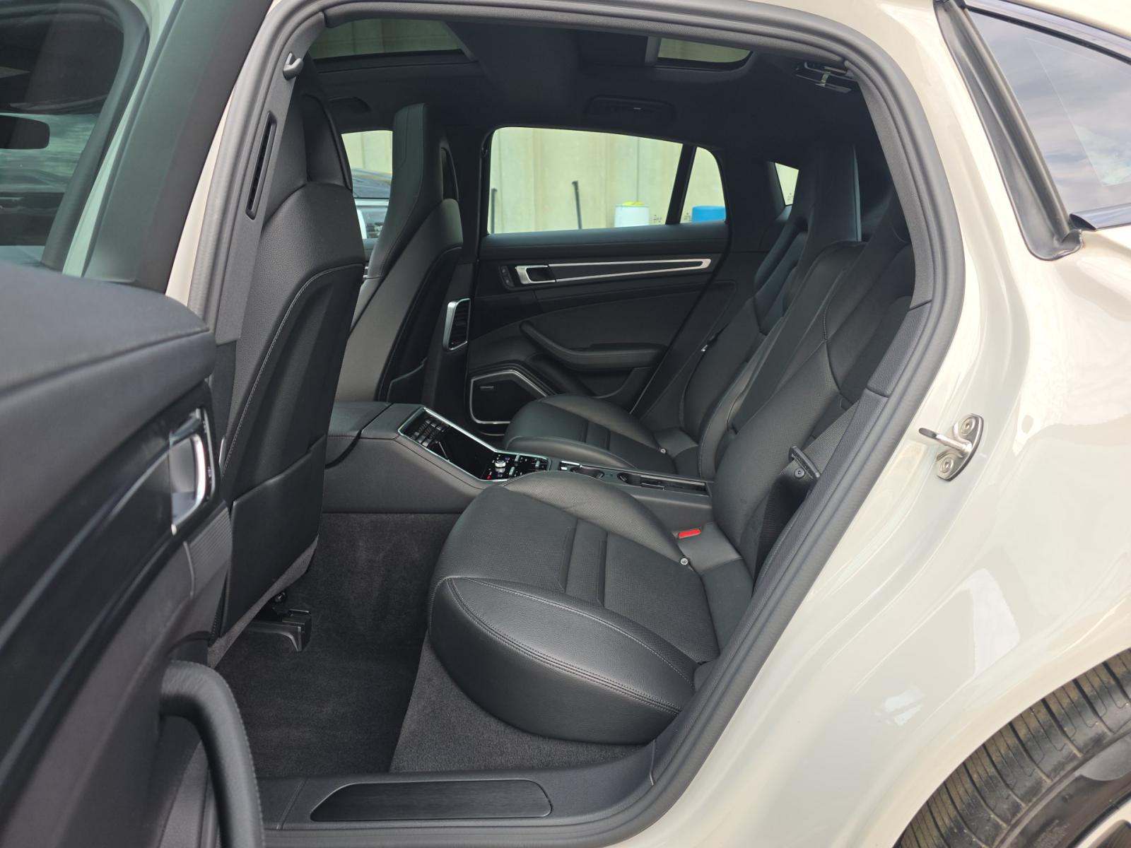 2023 Porsche Panamera 4 Platinum Edition AWD