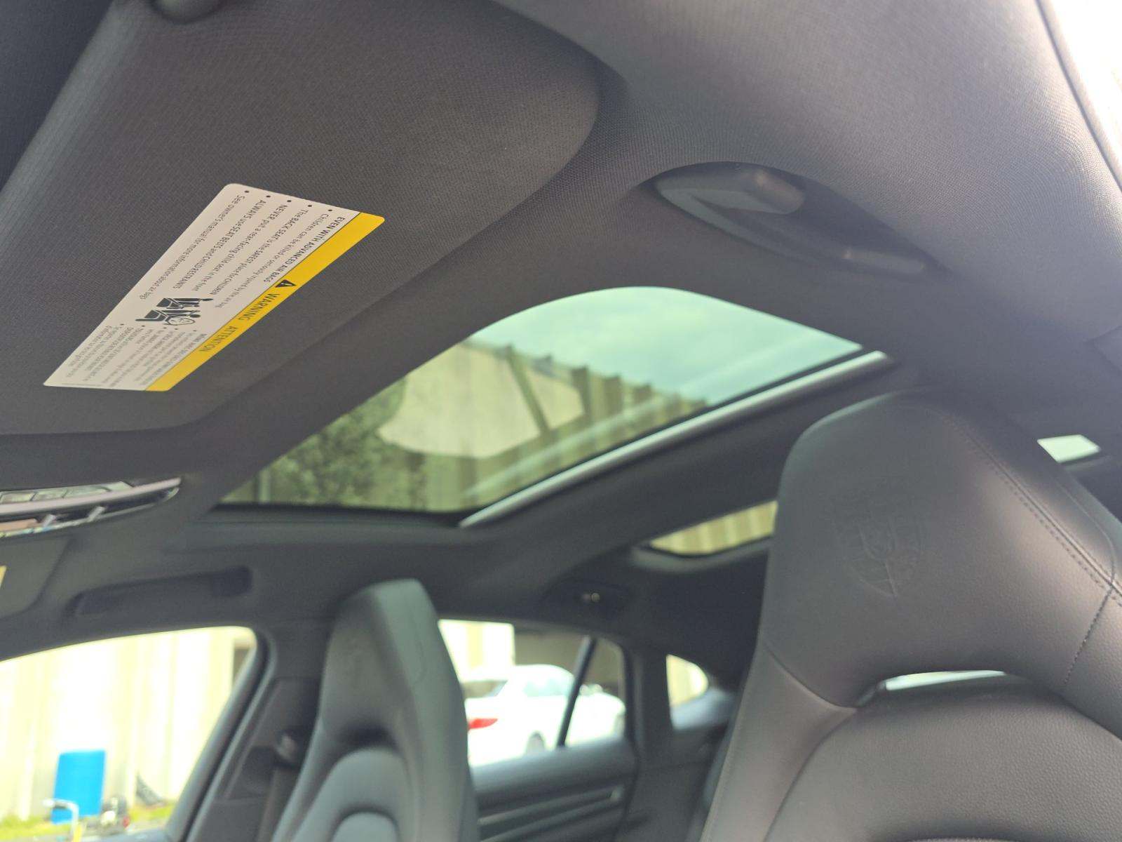 2023 Porsche Panamera 4 Platinum Edition AWD