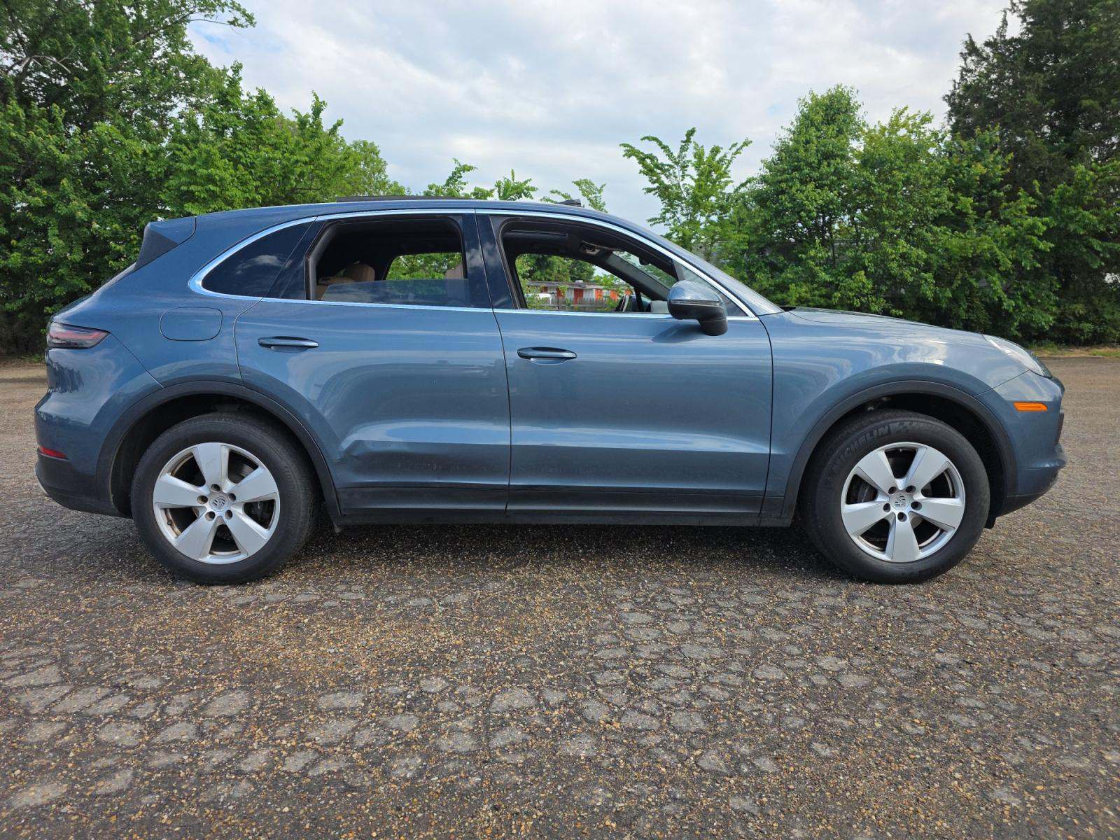 PORSCHE CAYENNE - 4