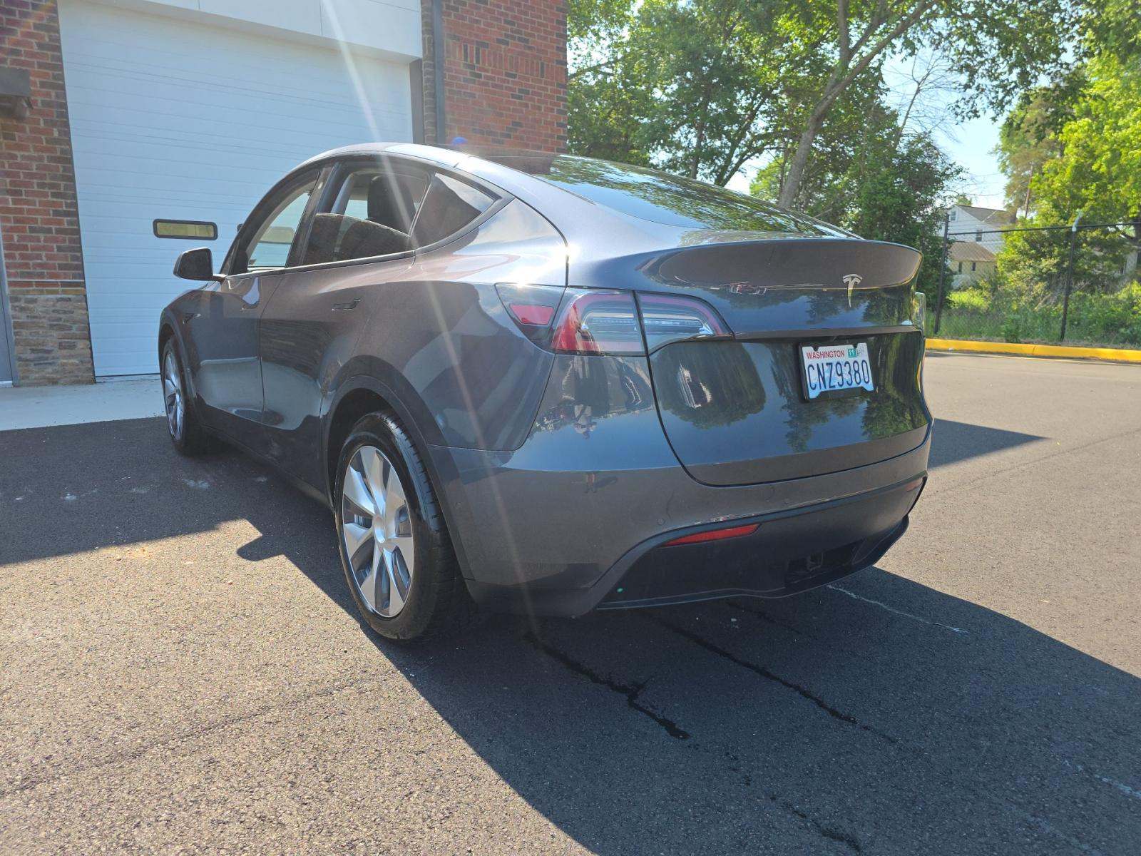TESLA MODEL Y - 2