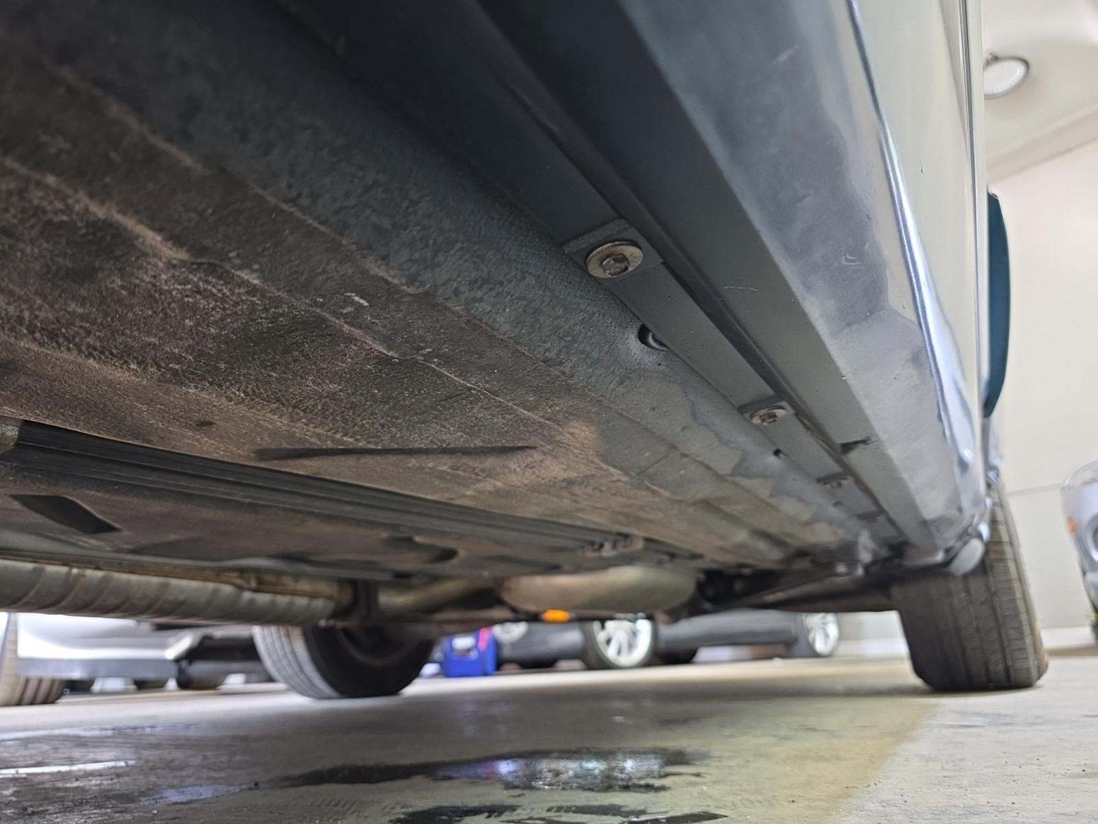 MERCEDES-BENZ E-CLASS - 7