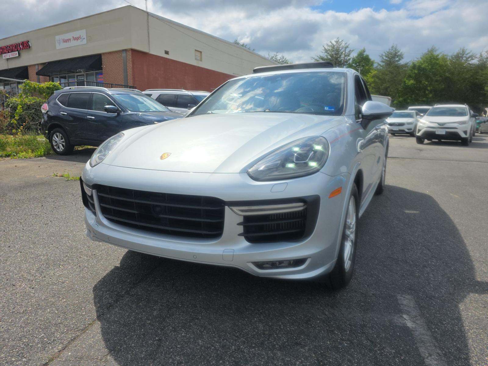 PORSCHE CAYENNE - 1