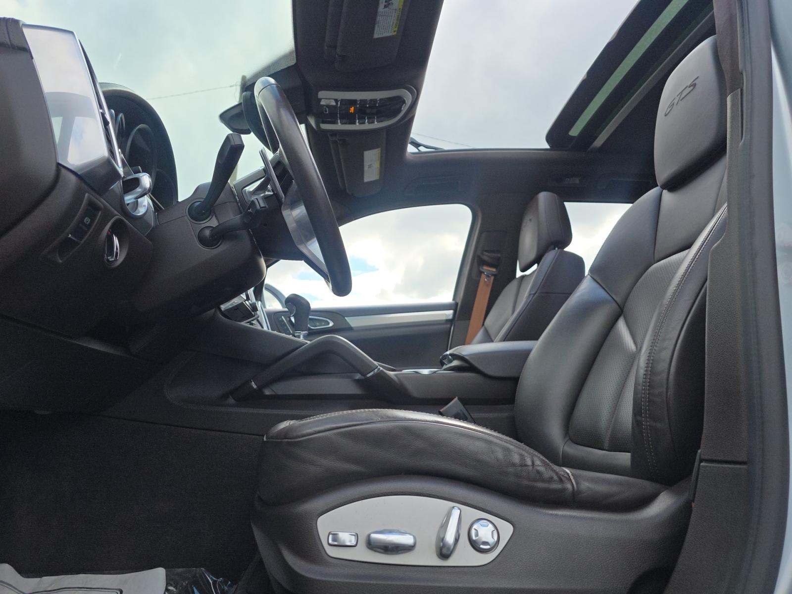 PORSCHE CAYENNE - 6