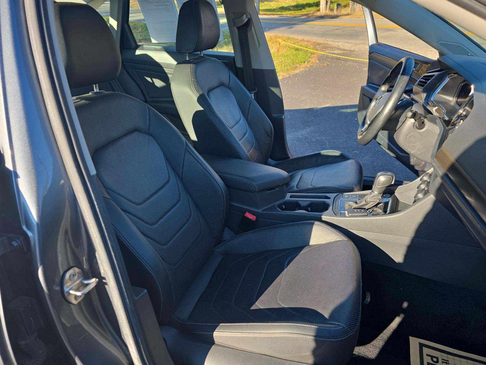 2019 Volkswagen Jetta 1.4T SEL Premium FWD