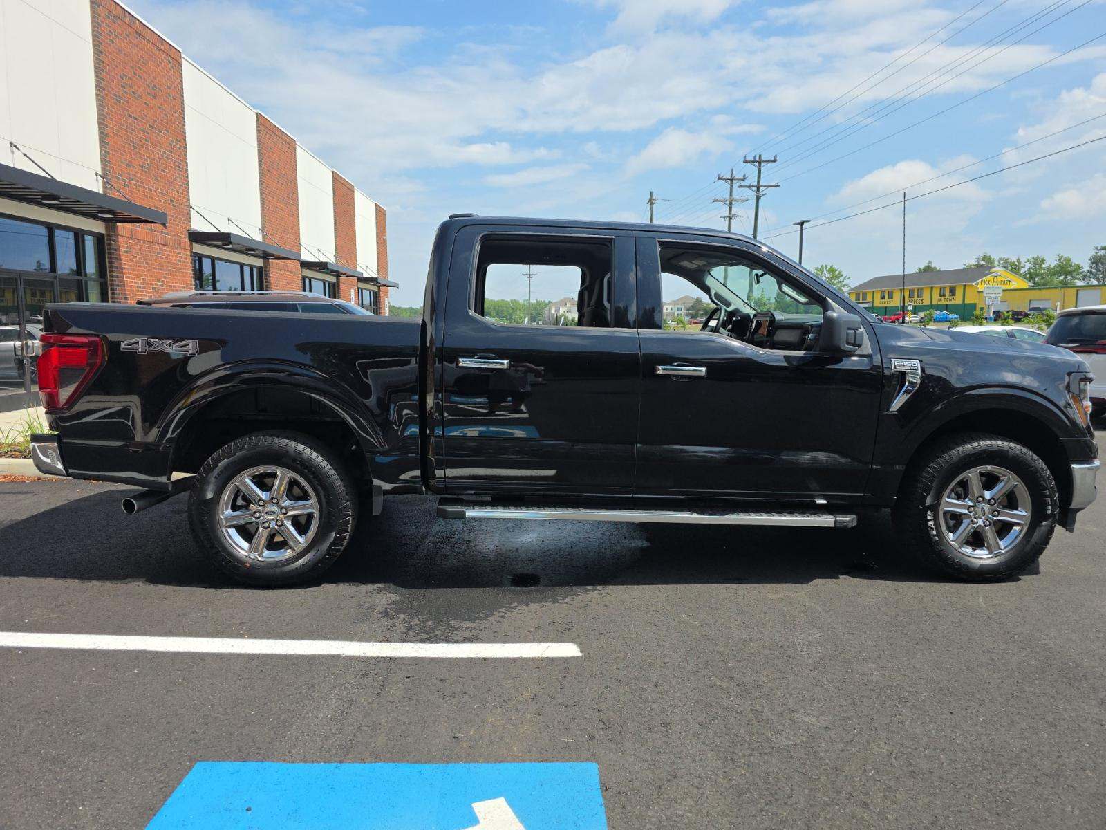 2025 Ford F-150 XLT AWD