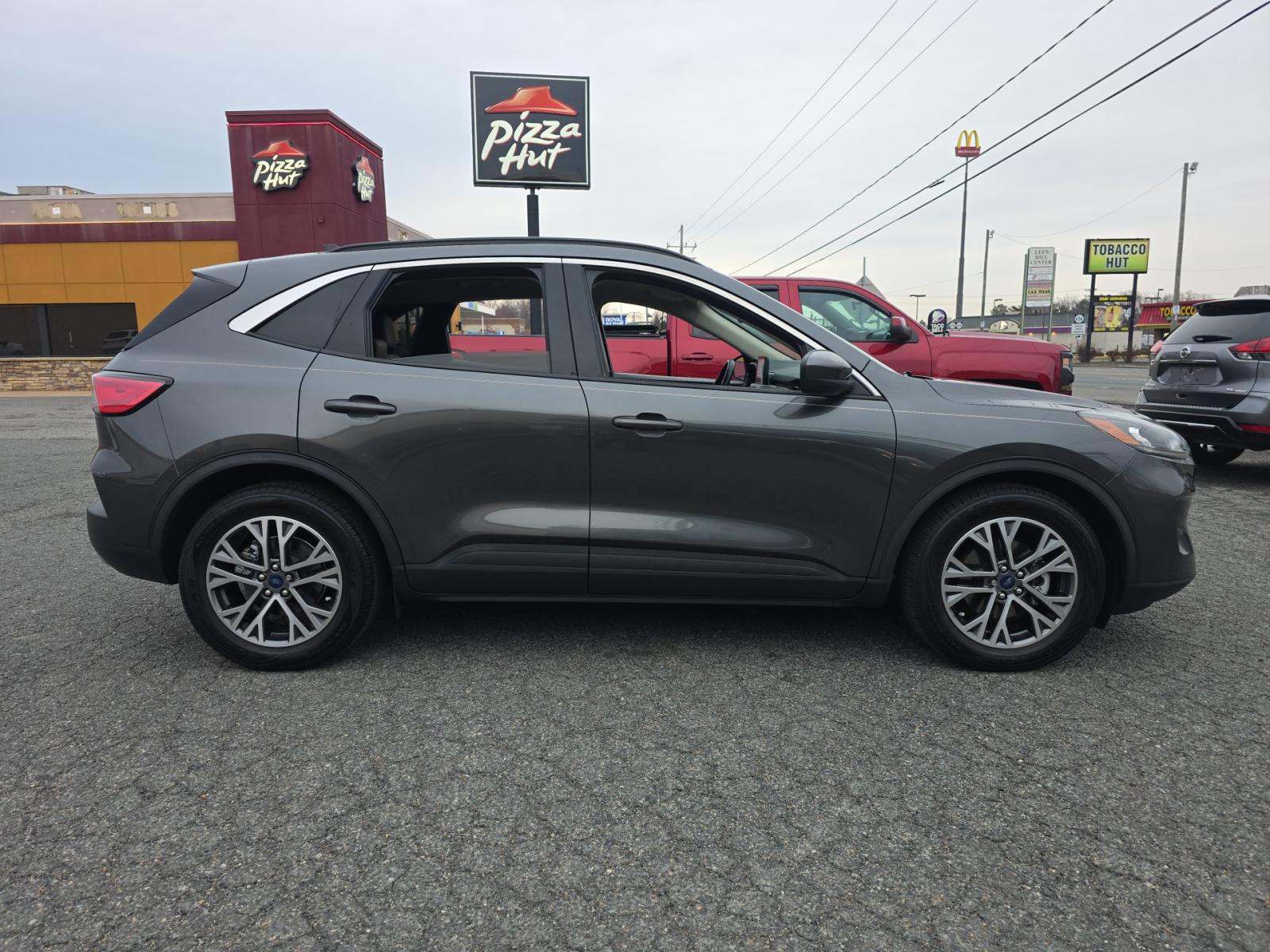 2020 Ford Escape SEL FWD