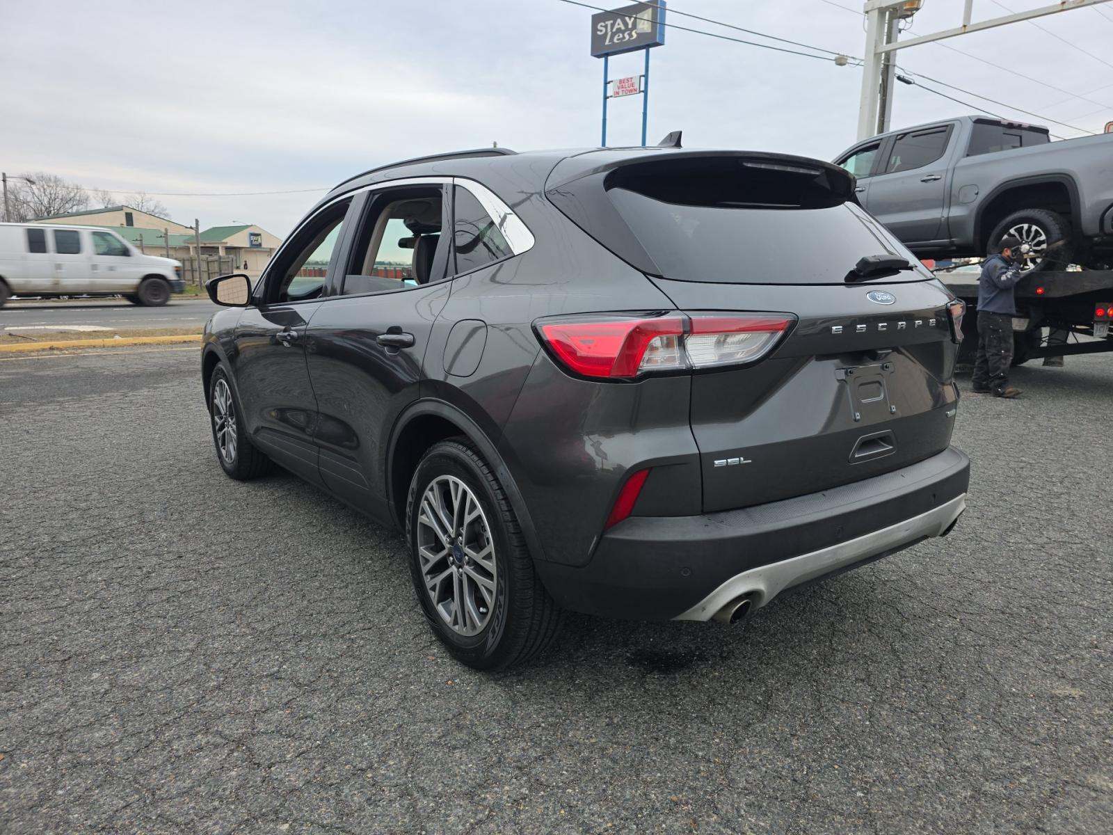 2020 Ford Escape SEL FWD