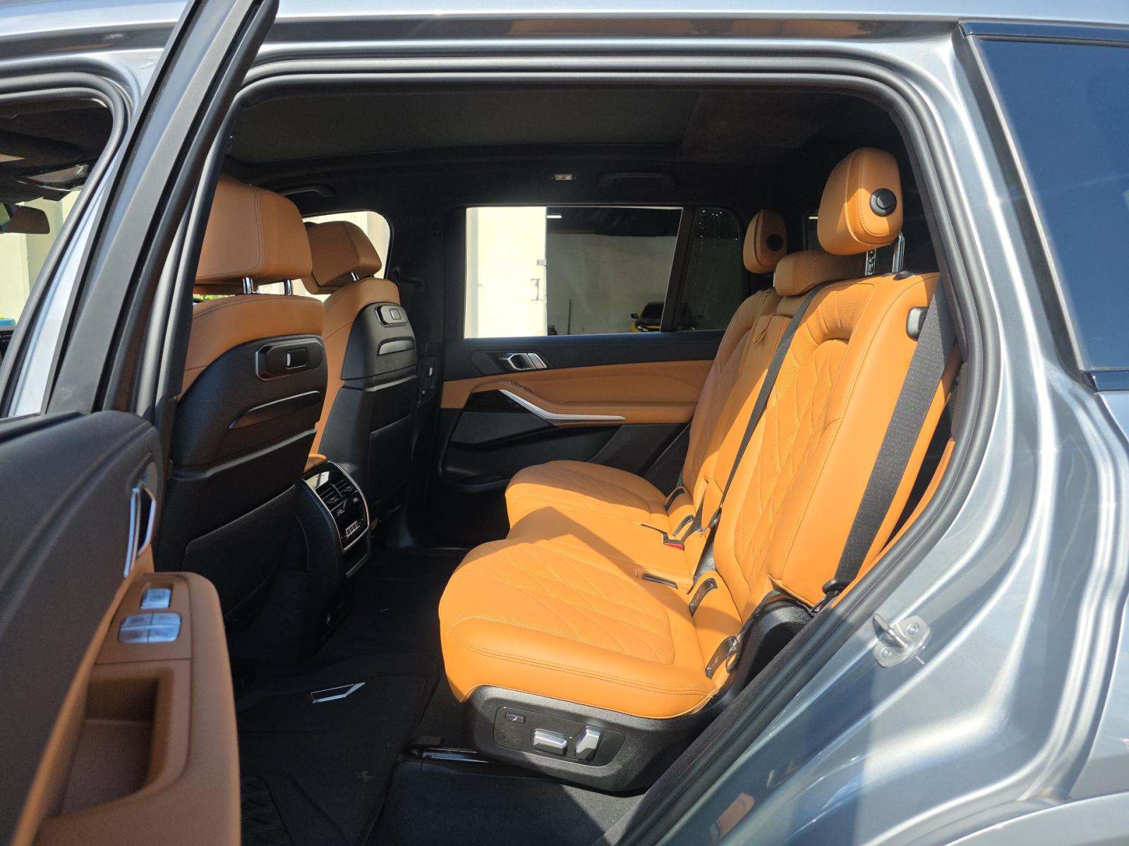 2023 BMW X7 xDrive40i AWD