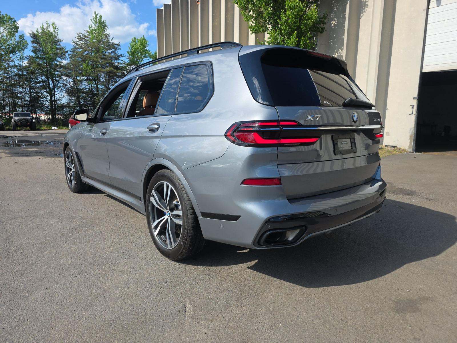 2023 BMW X7 xDrive40i AWD