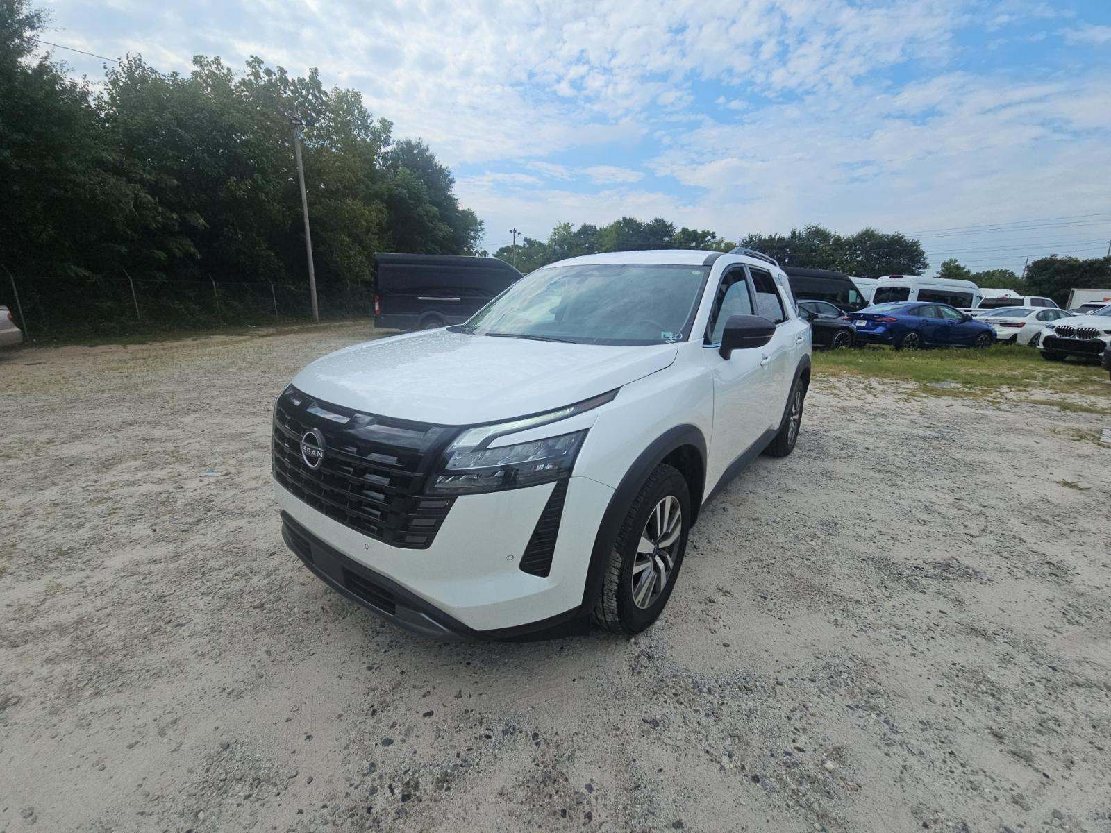 2026 Nissan Pathfinder SL FWD