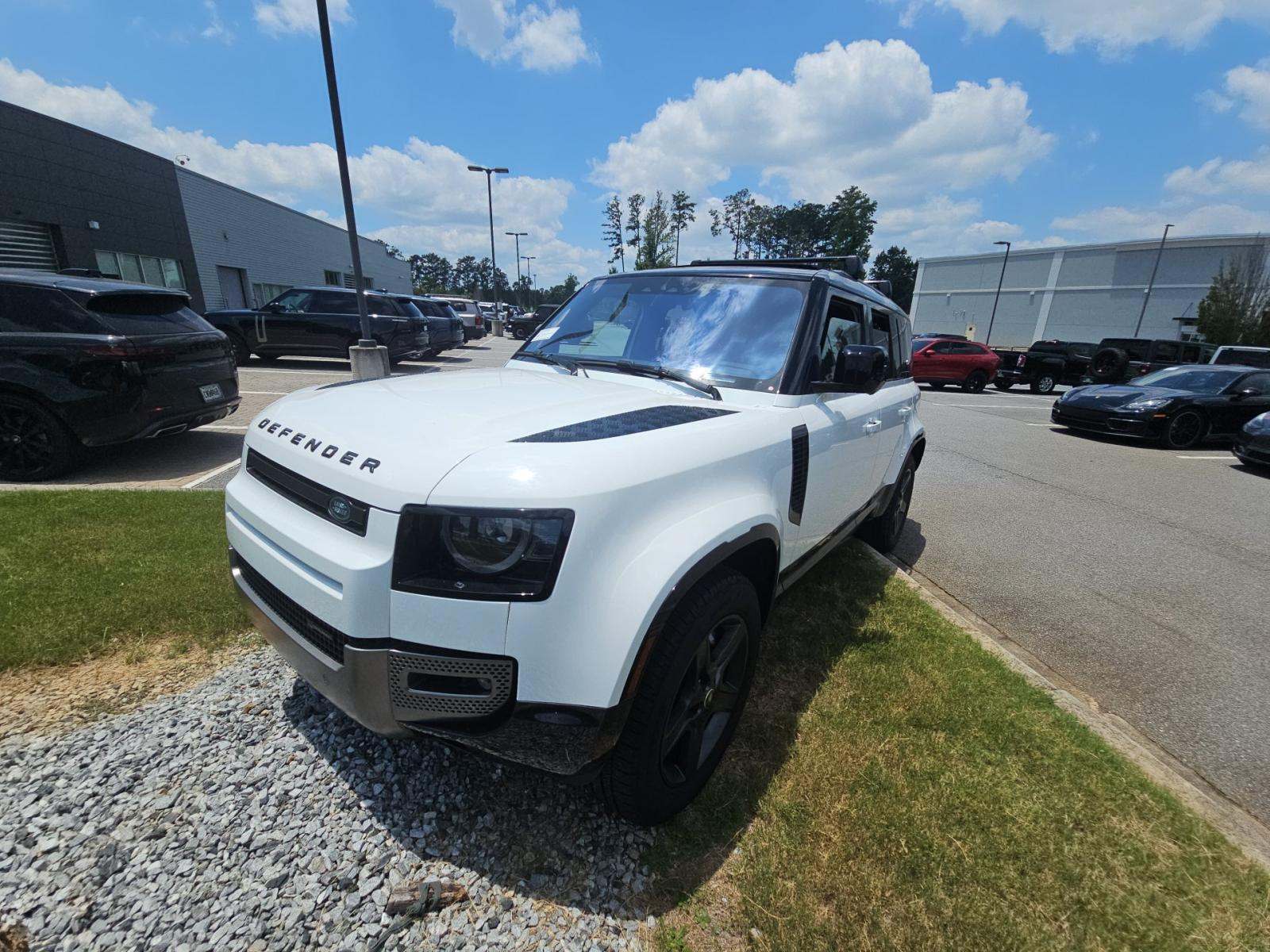 2022 Land Rover Defender 110 X-Dynamic SE AWD