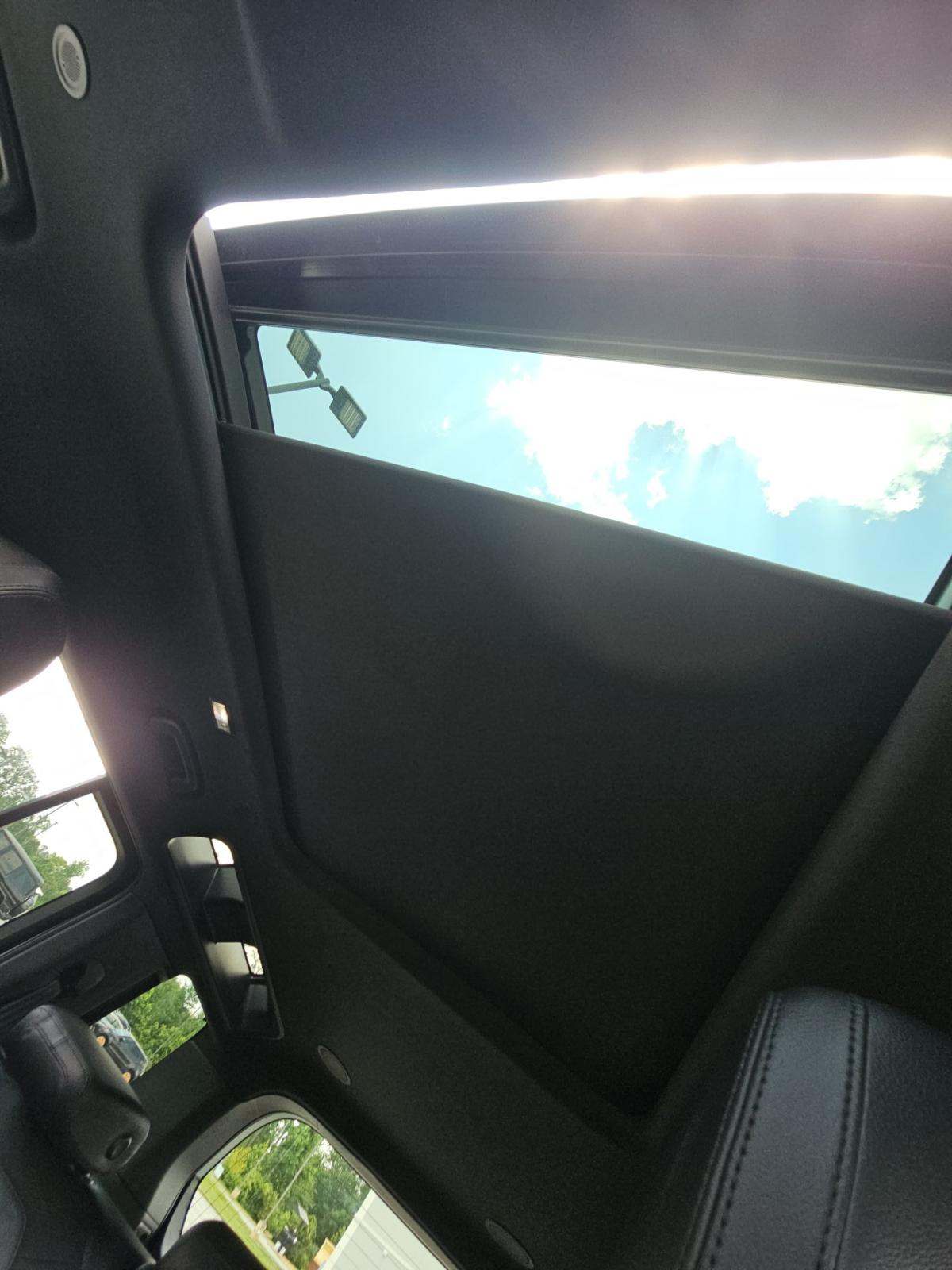 2022 Land Rover Defender 110 X-Dynamic SE AWD