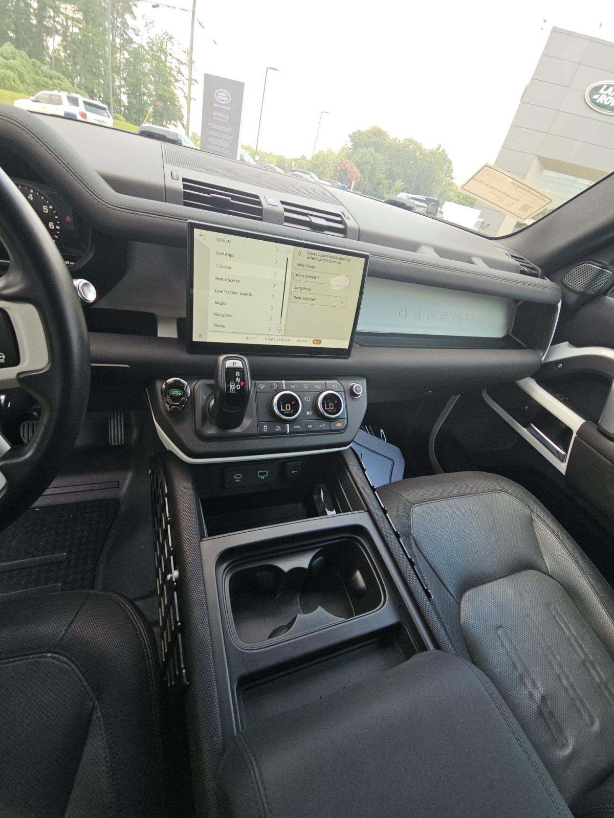 2022 Land Rover Defender 110 X-Dynamic SE AWD