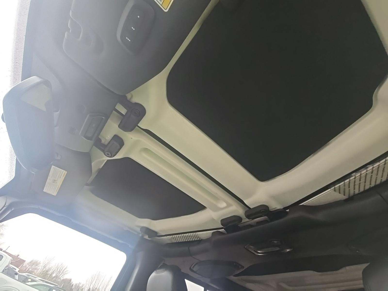 2023 Jeep Wrangler Sahara Altitude AWD