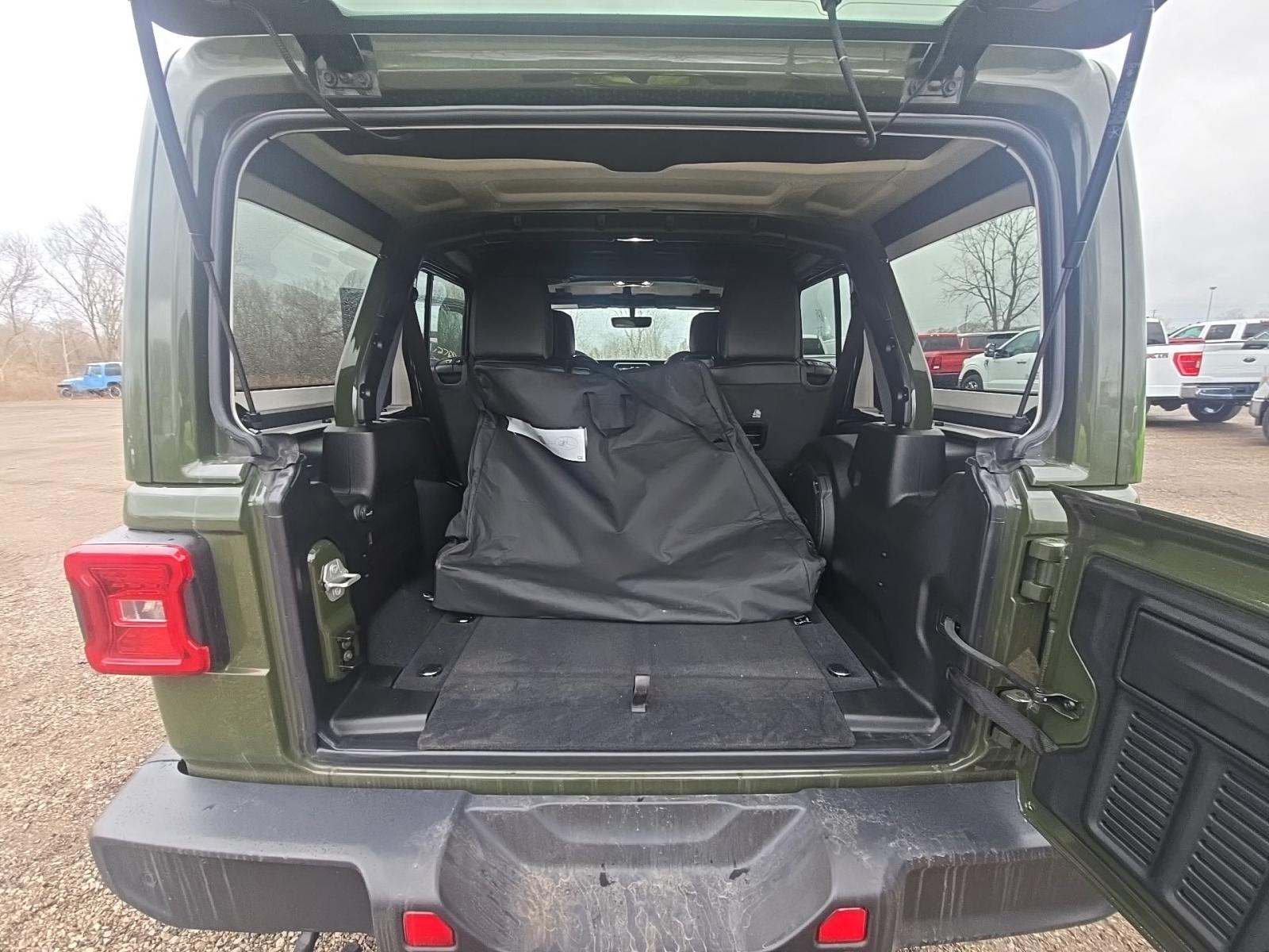 2023 Jeep Wrangler Sahara Altitude AWD