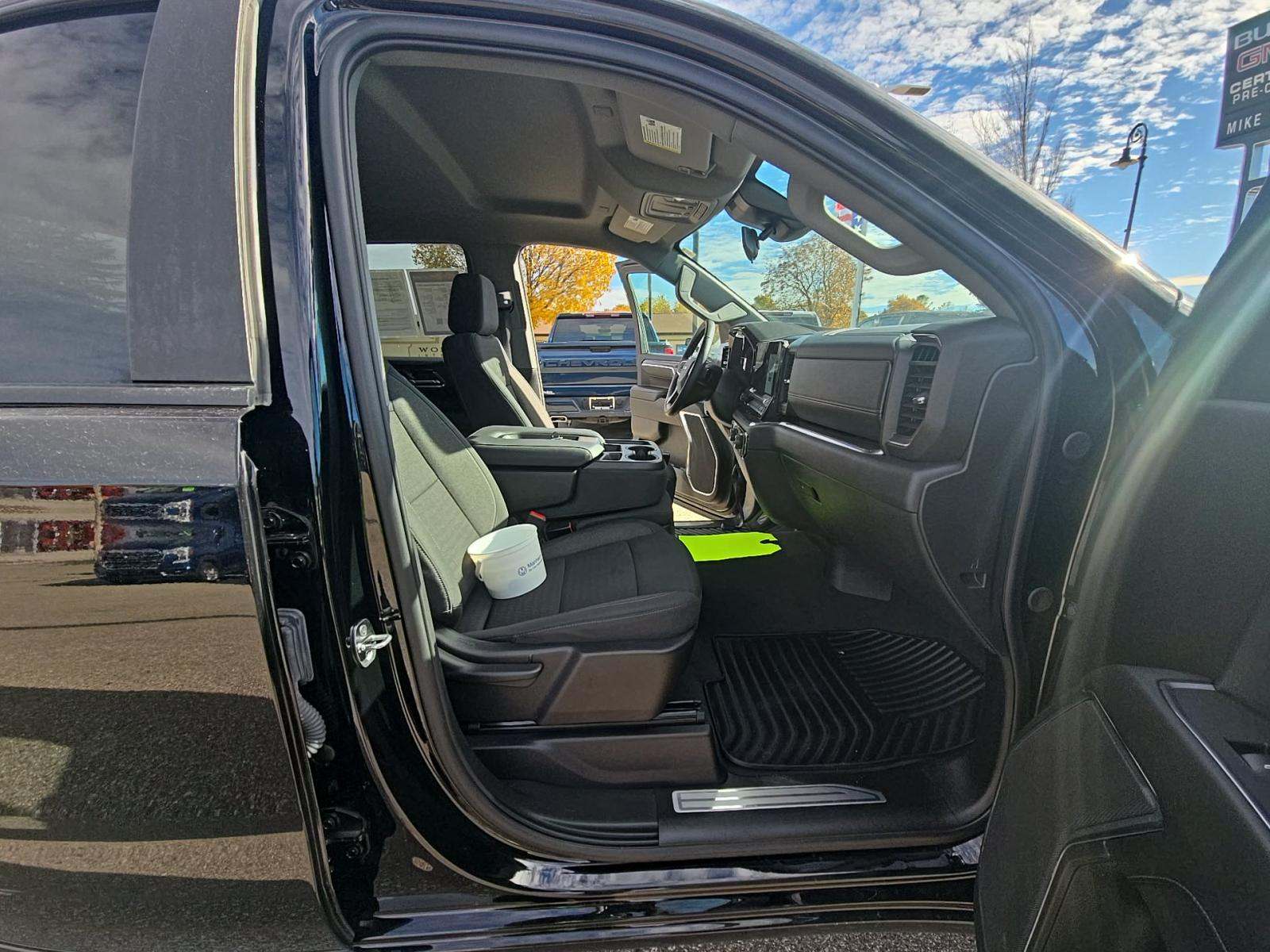 2024 Chevrolet Silverado 1500 LT AWD