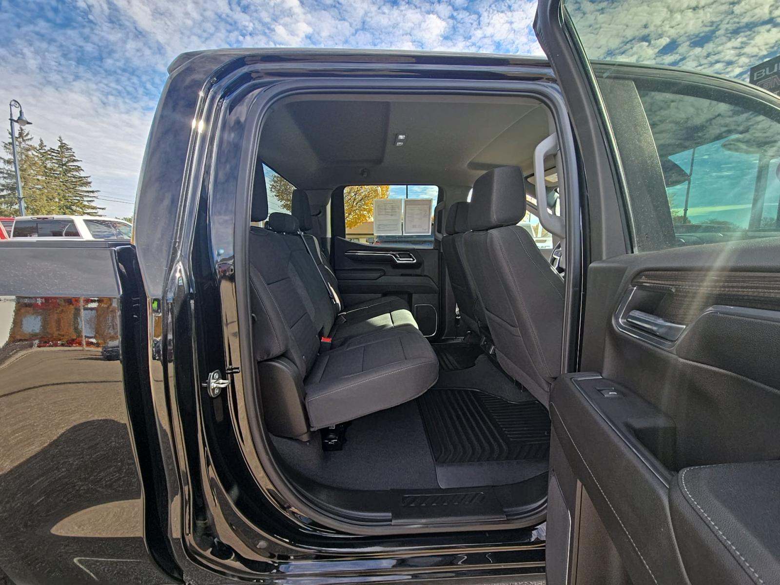 2024 Chevrolet Silverado 1500 LT AWD