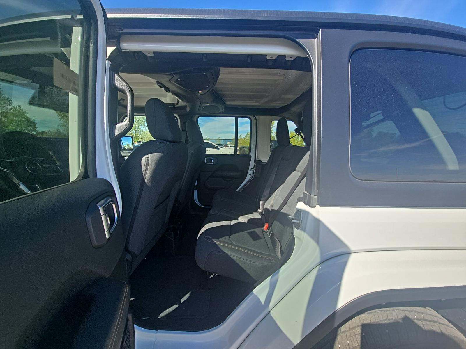 2024 Jeep Wrangler Sahara AWD