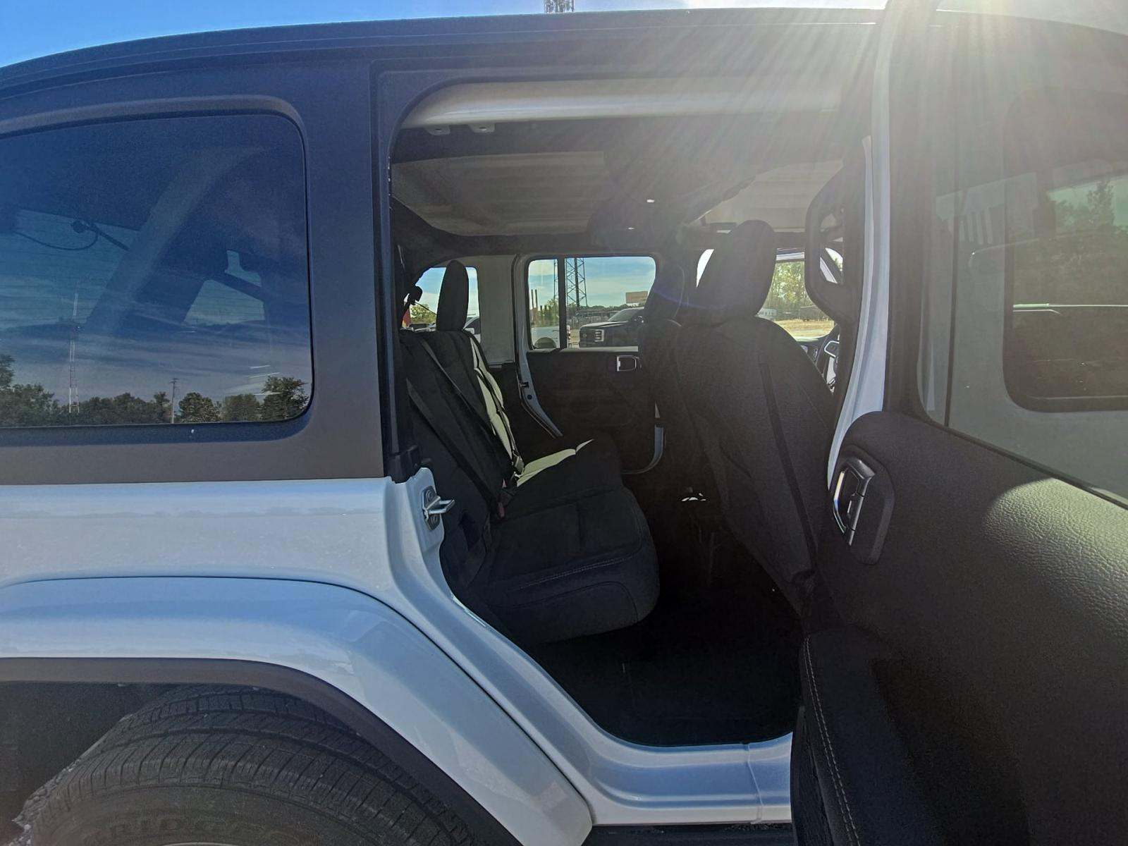 2024 Jeep Wrangler Sahara AWD