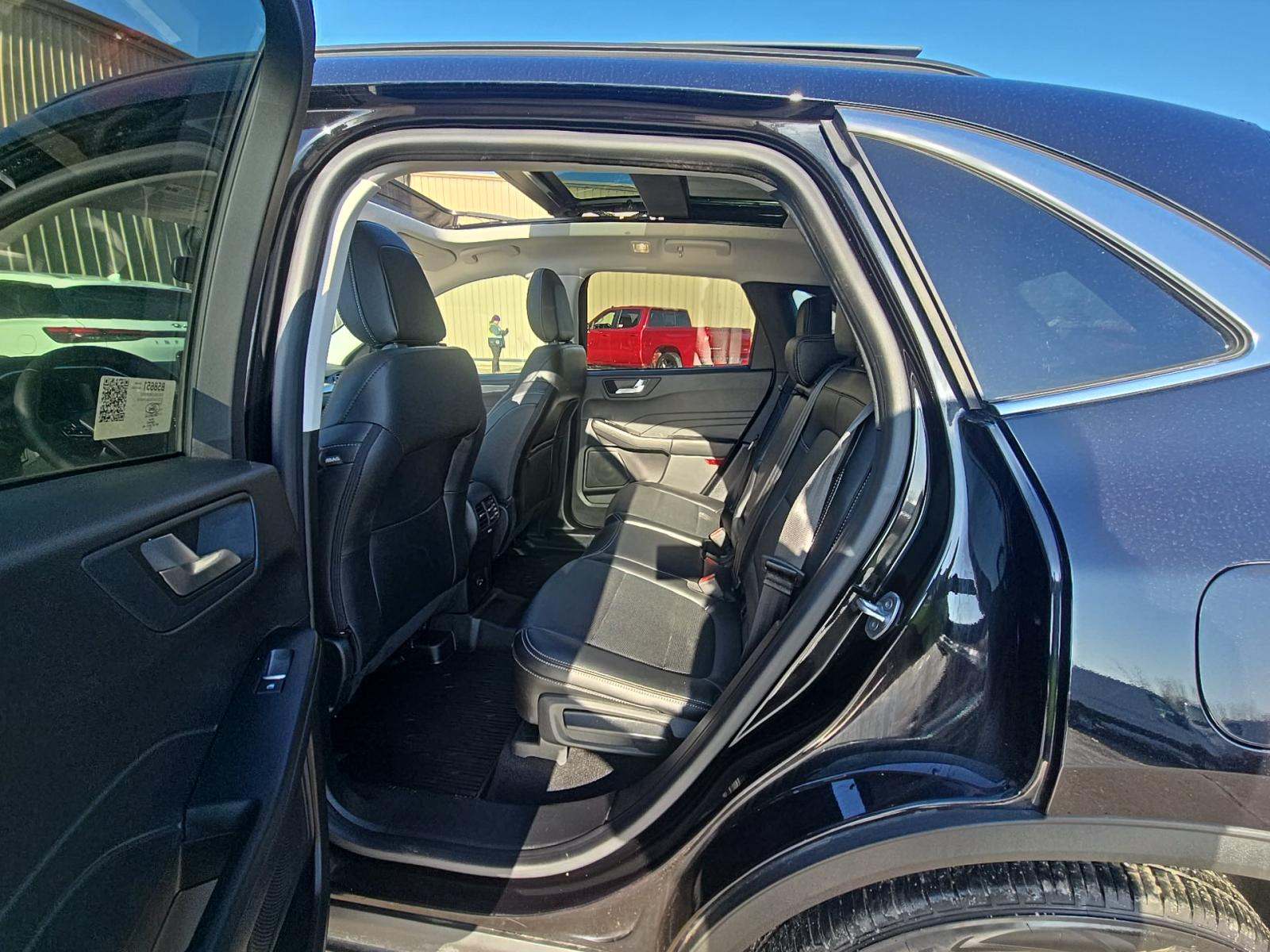 2022 Ford Escape Hybrid Titanium AWD