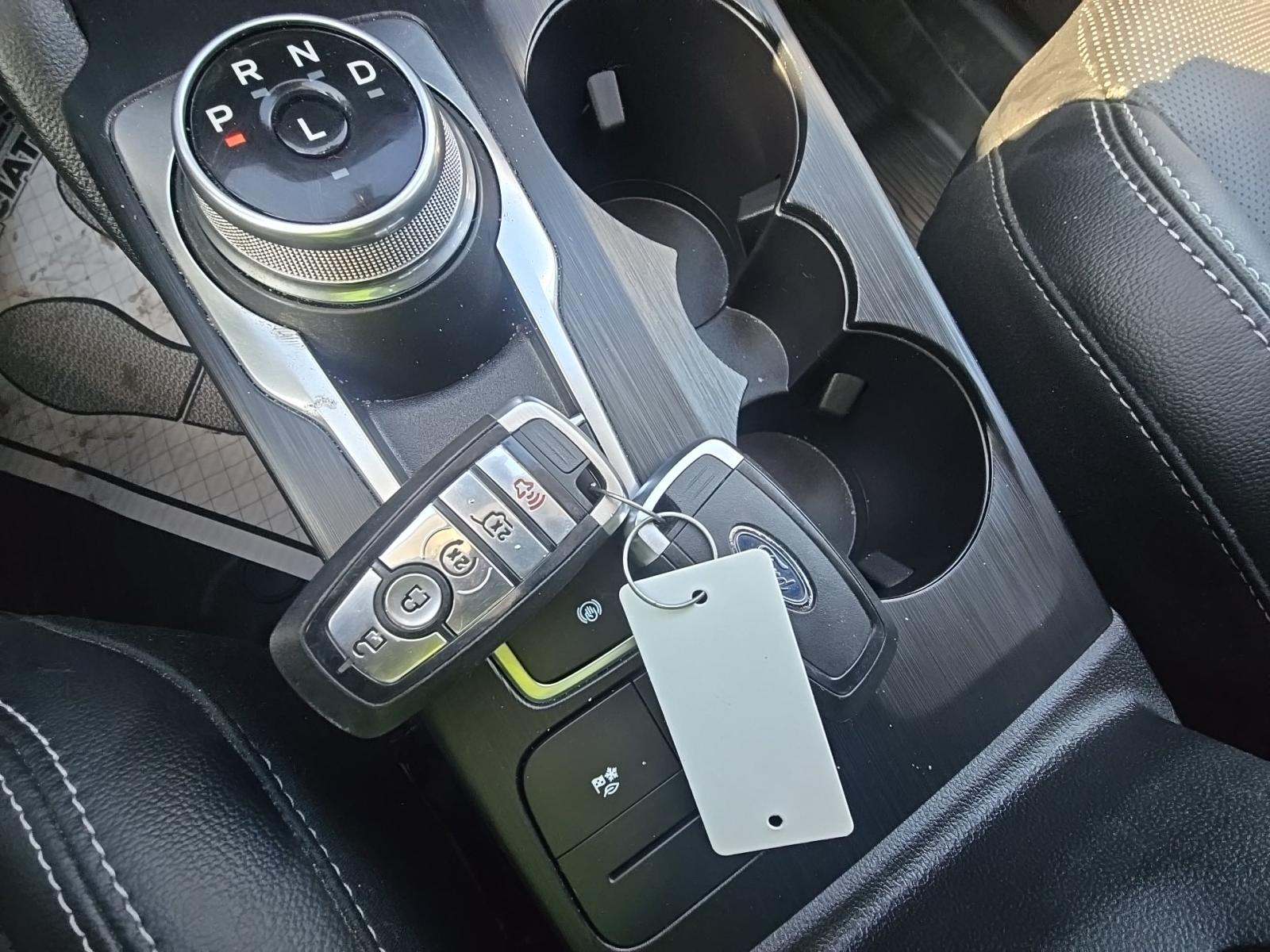 2022 Ford Escape Hybrid Titanium AWD