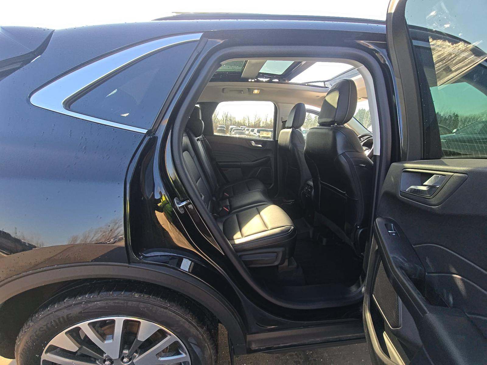 2022 Ford Escape Hybrid Titanium AWD