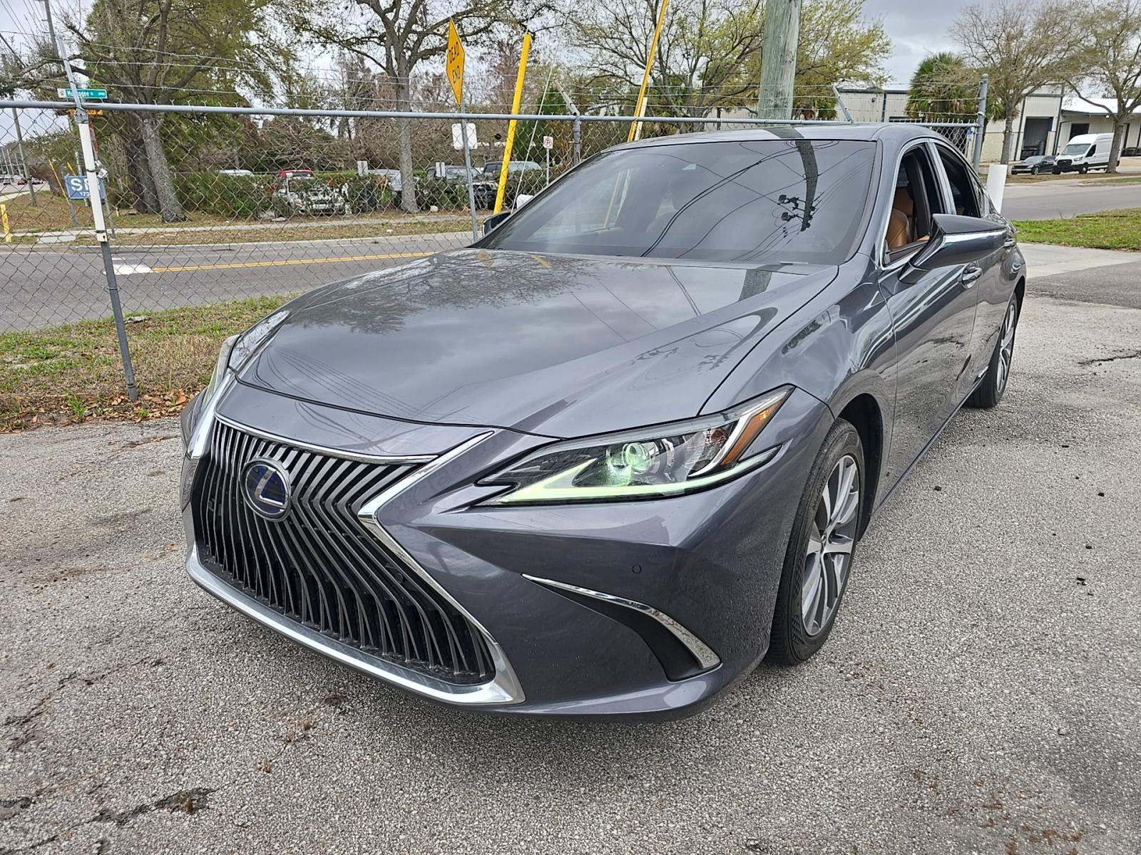 2020 Lexus ES ES 300h FWD