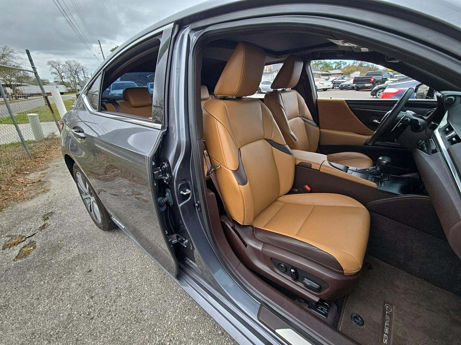 2020 Lexus ES ES 300h FWD