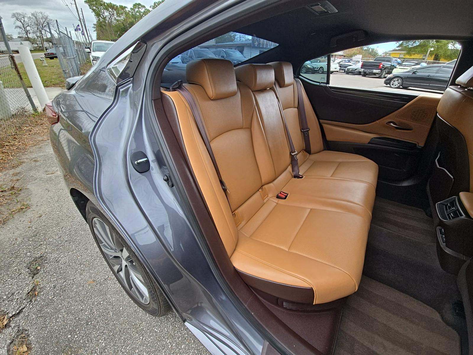 2020 Lexus ES ES 300h FWD