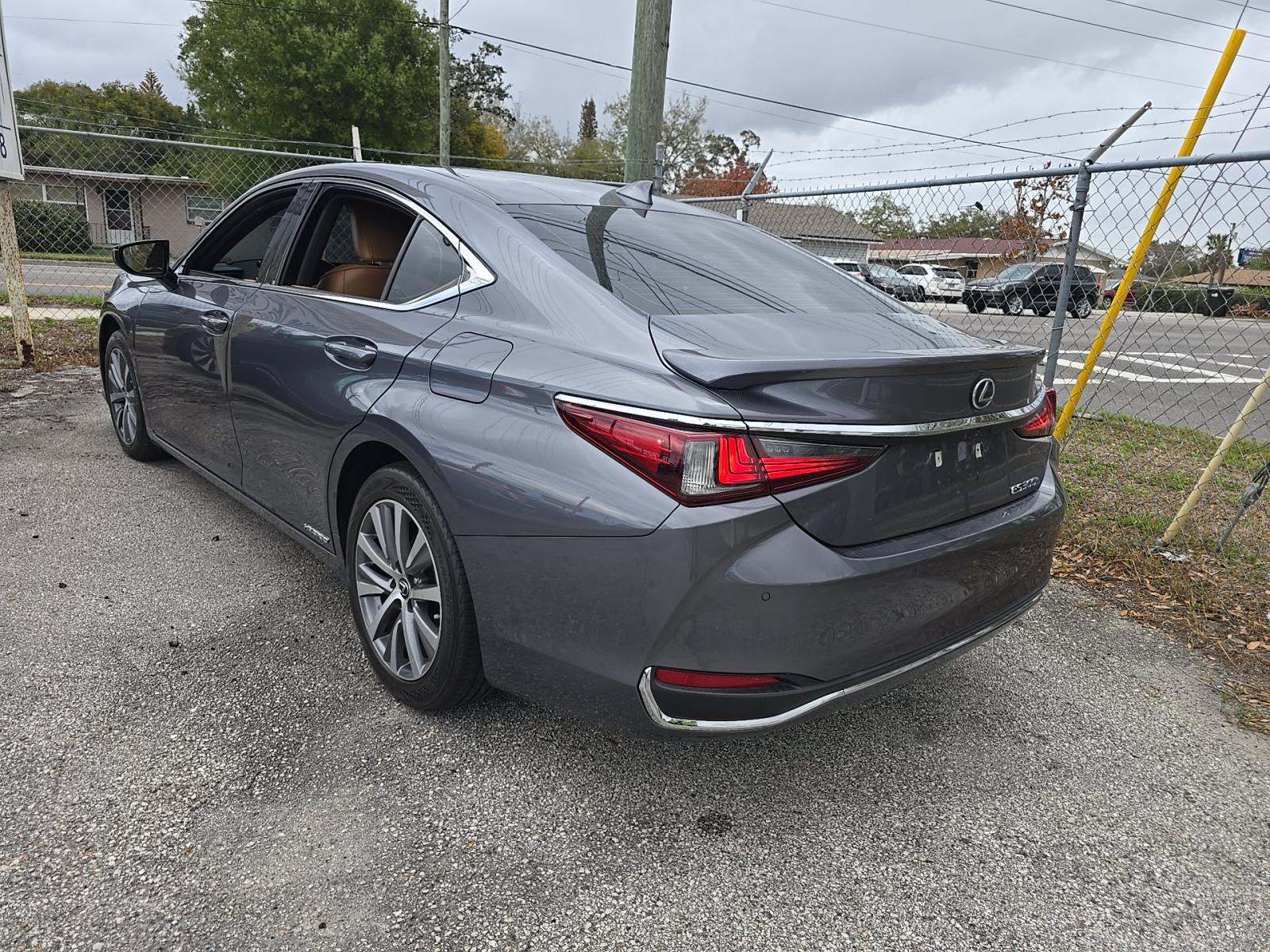 2020 Lexus ES ES 300h FWD