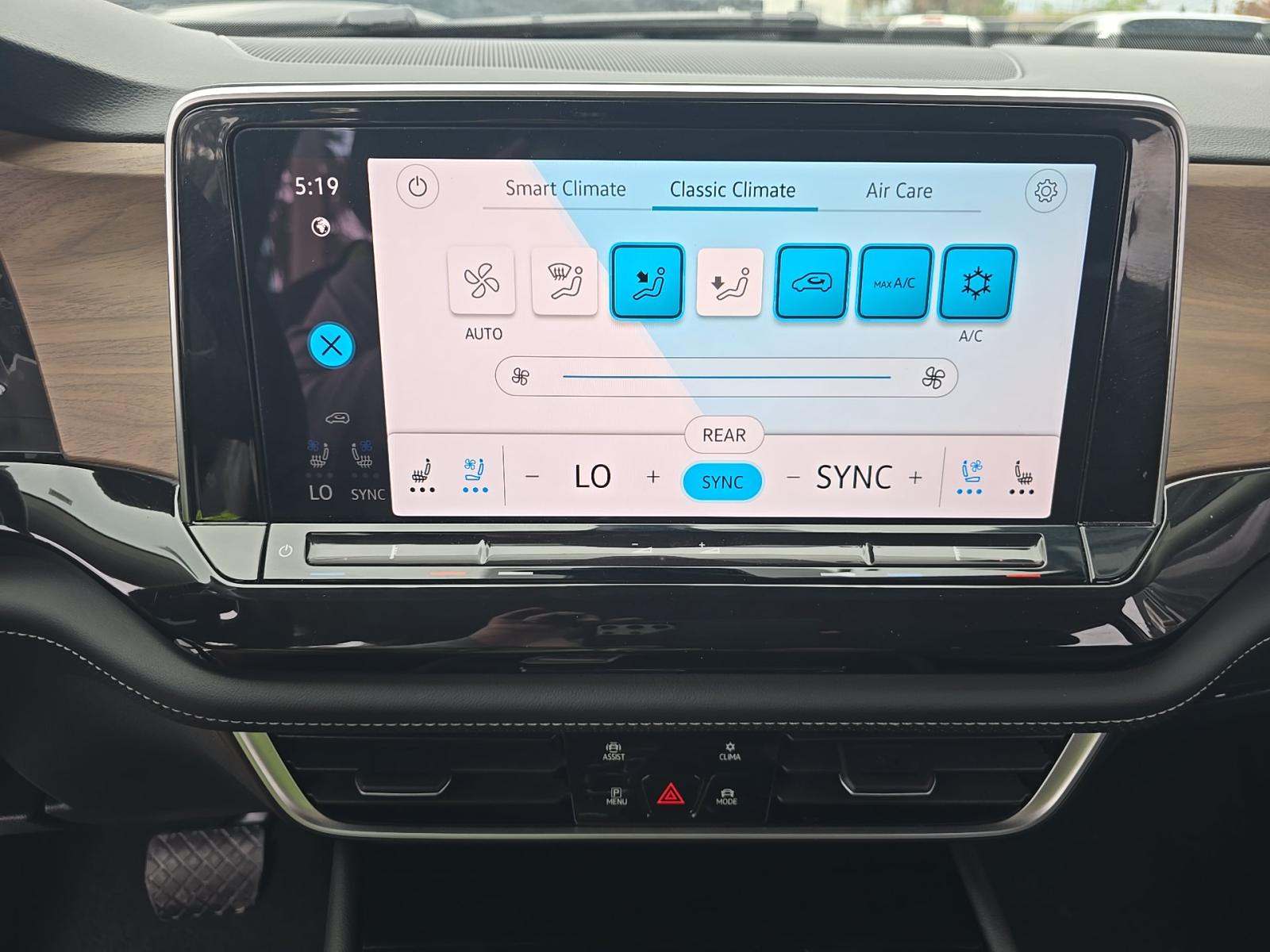 2025 Volkswagen Atlas 2.0T SE AWD