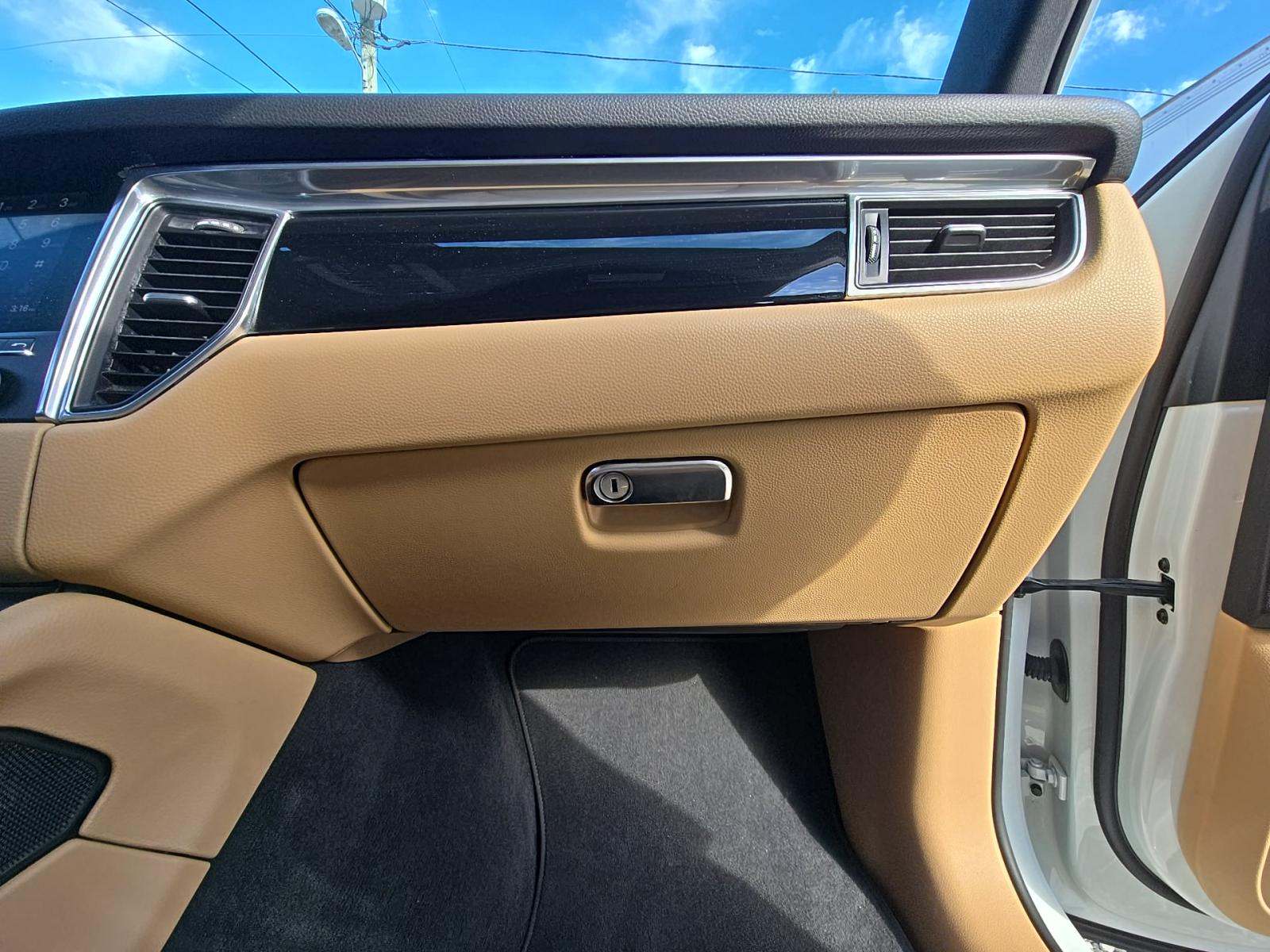 2017 Porsche Macan Base AWD