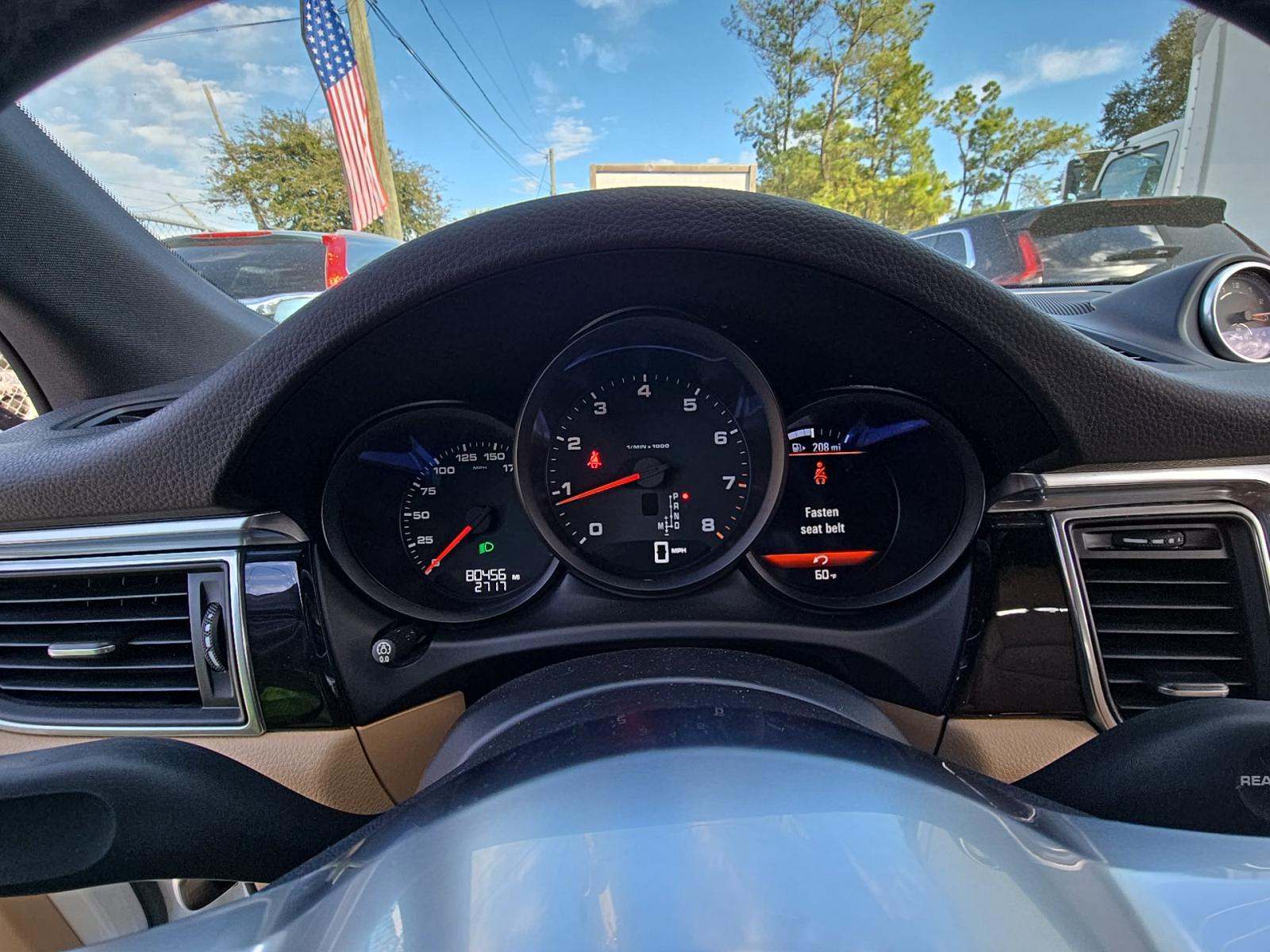 2017 Porsche Macan Base AWD