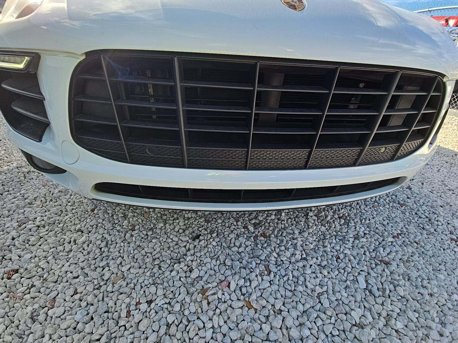 2017 Porsche Macan Base AWD