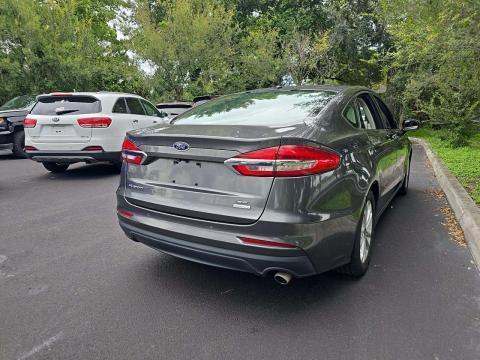 2020 Ford Fusion SE FWD