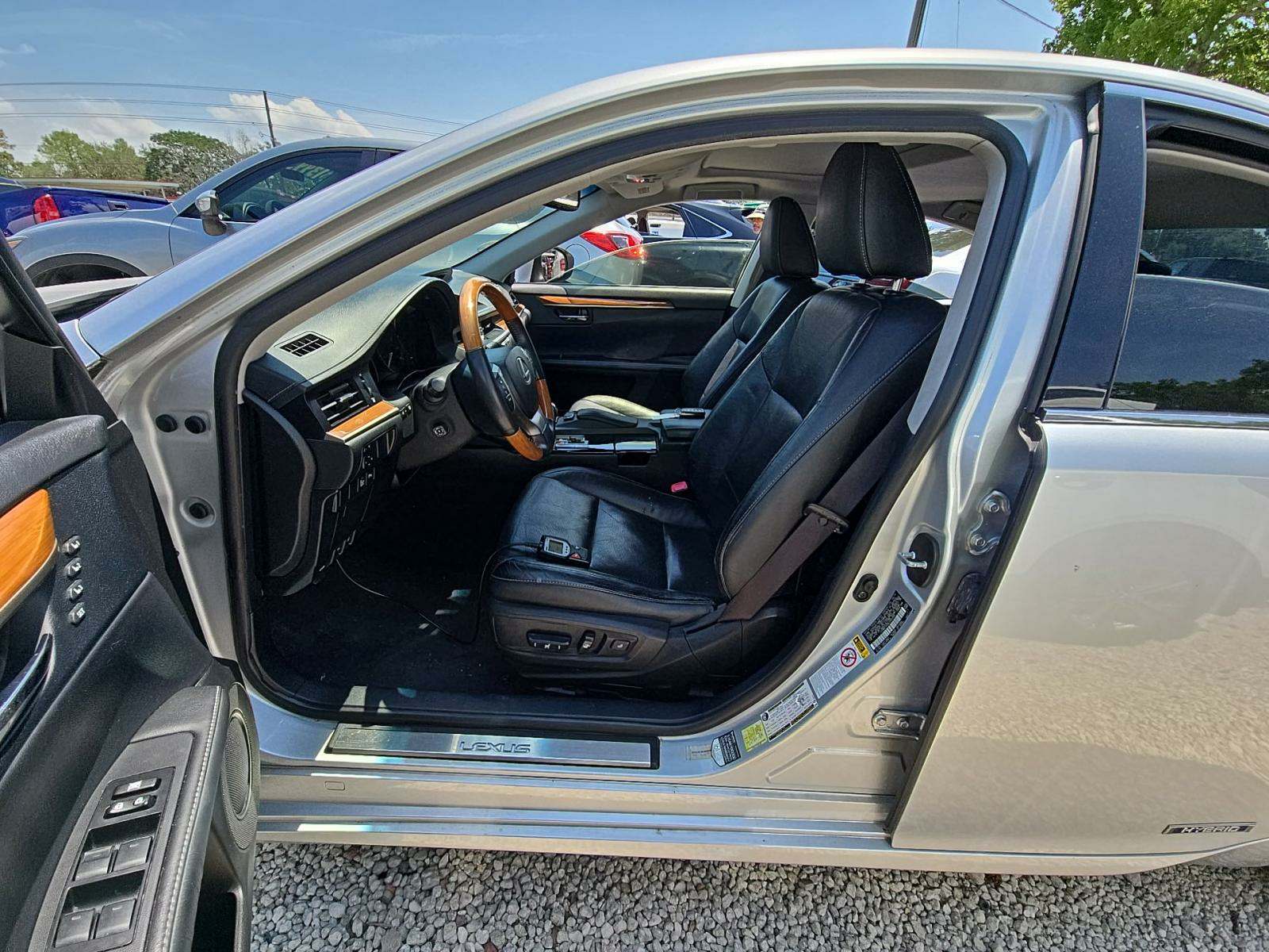 2014 Lexus ES ES 300h FWD