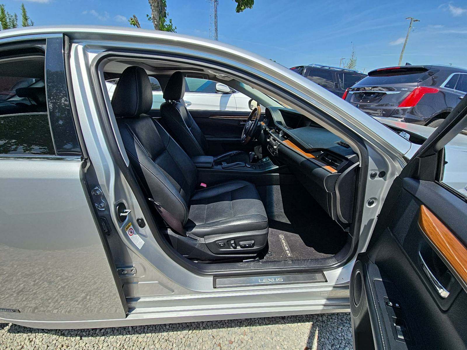 2014 Lexus ES ES 300h FWD