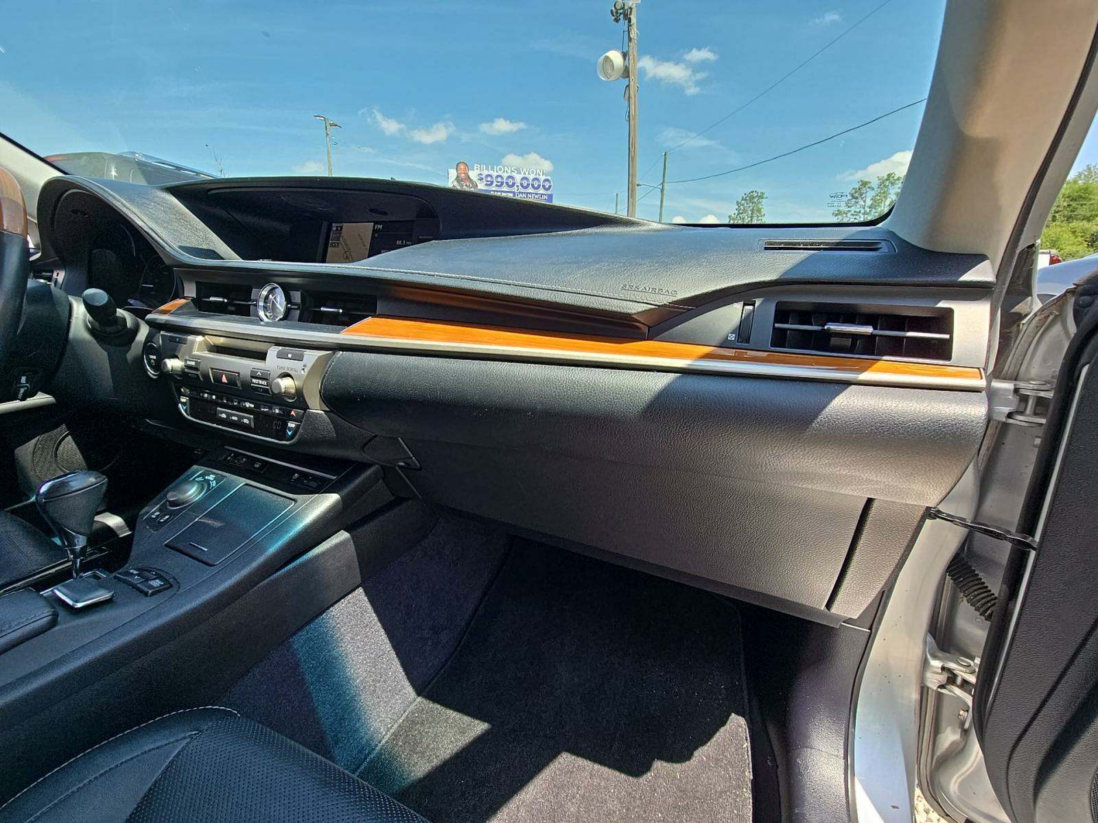 2014 Lexus ES ES 300h FWD