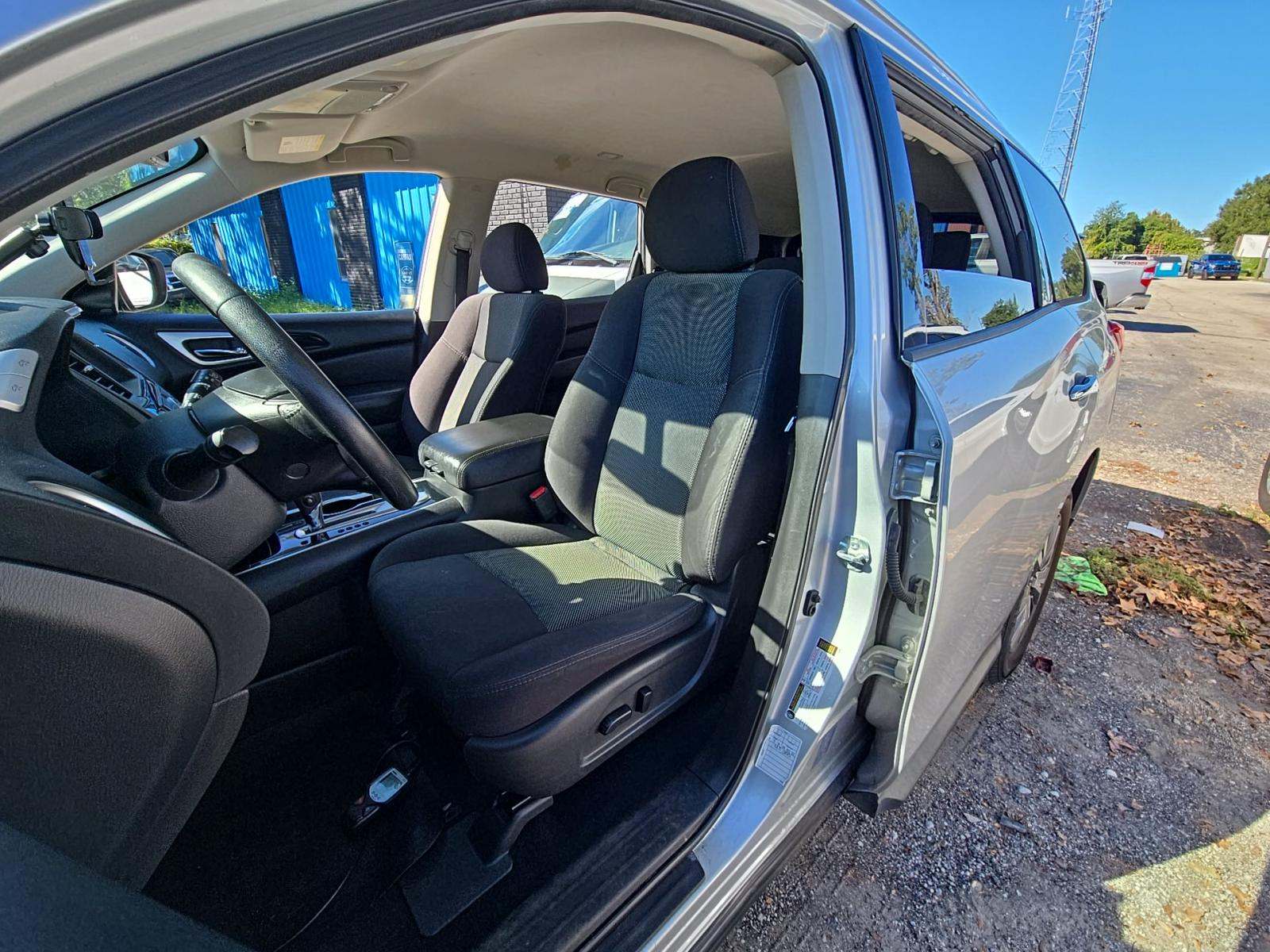 2020 Nissan Pathfinder SV FWD