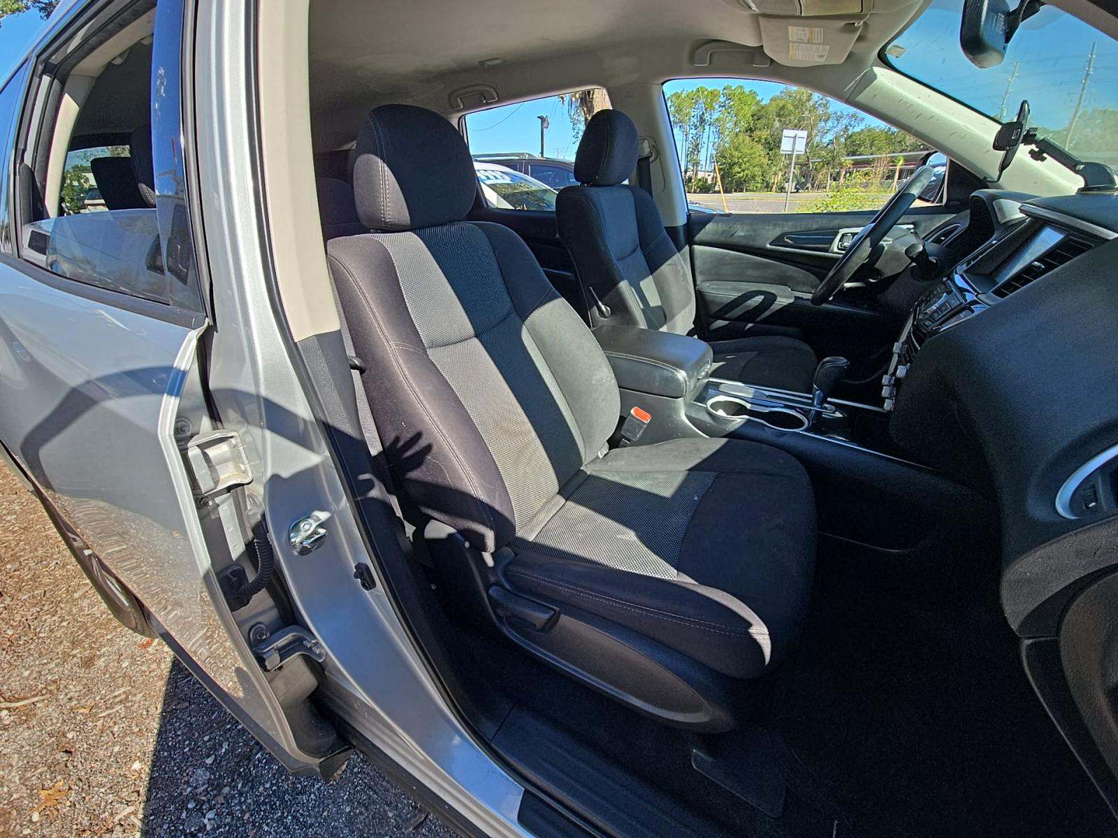 2020 Nissan Pathfinder SV FWD