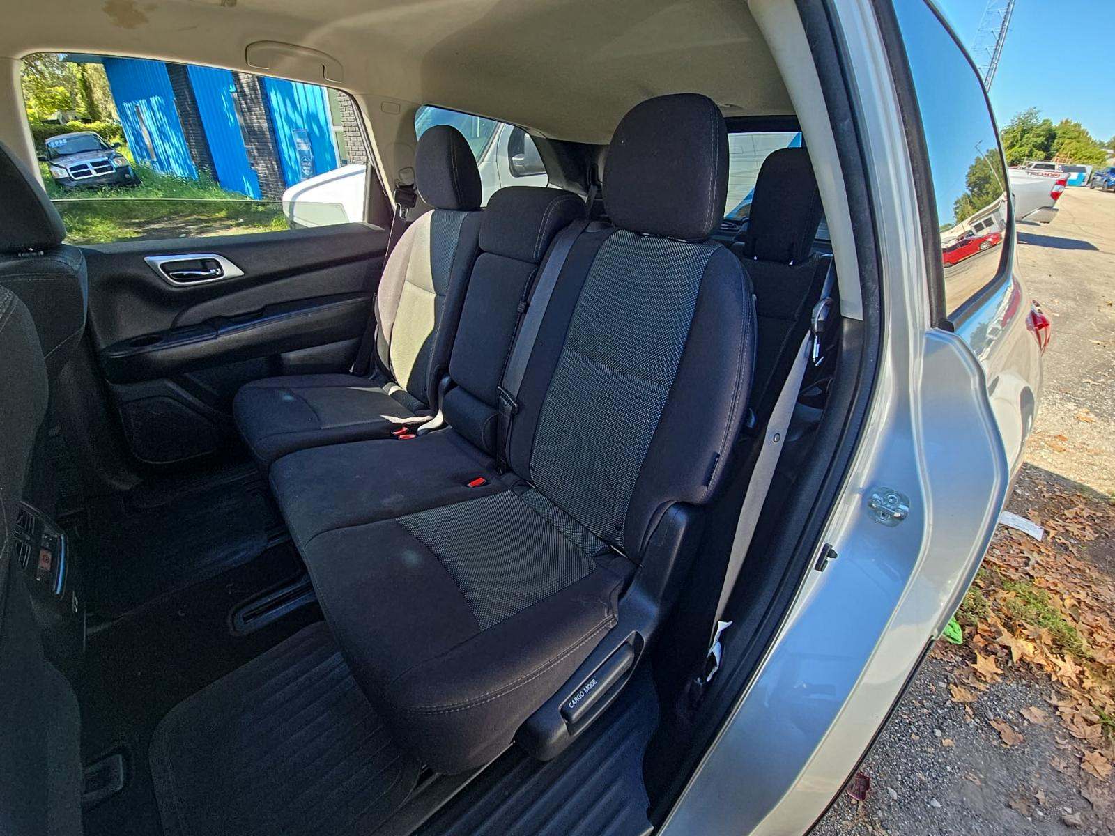 2020 Nissan Pathfinder SV FWD