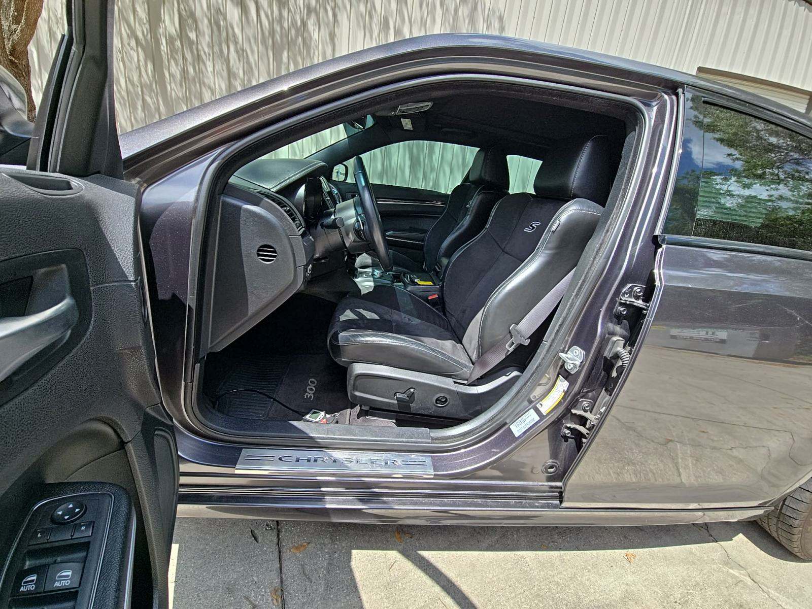 2017 Chrysler 300 S RWD