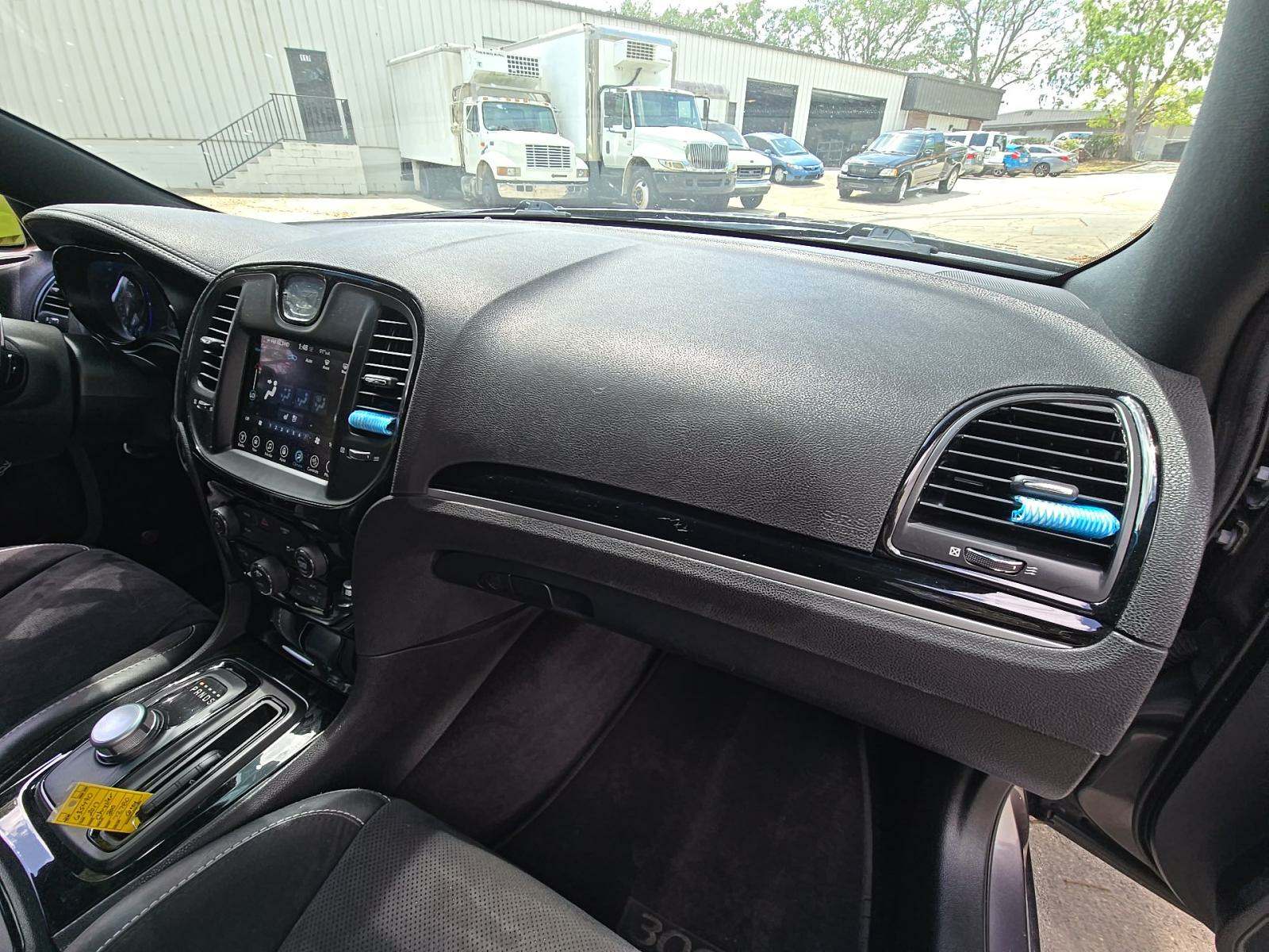 2017 Chrysler 300 S RWD