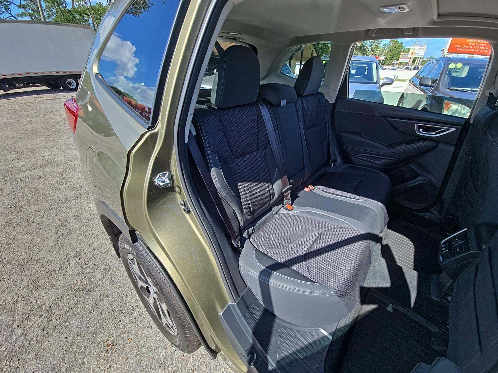 2024 Subaru Forester Premium AWD