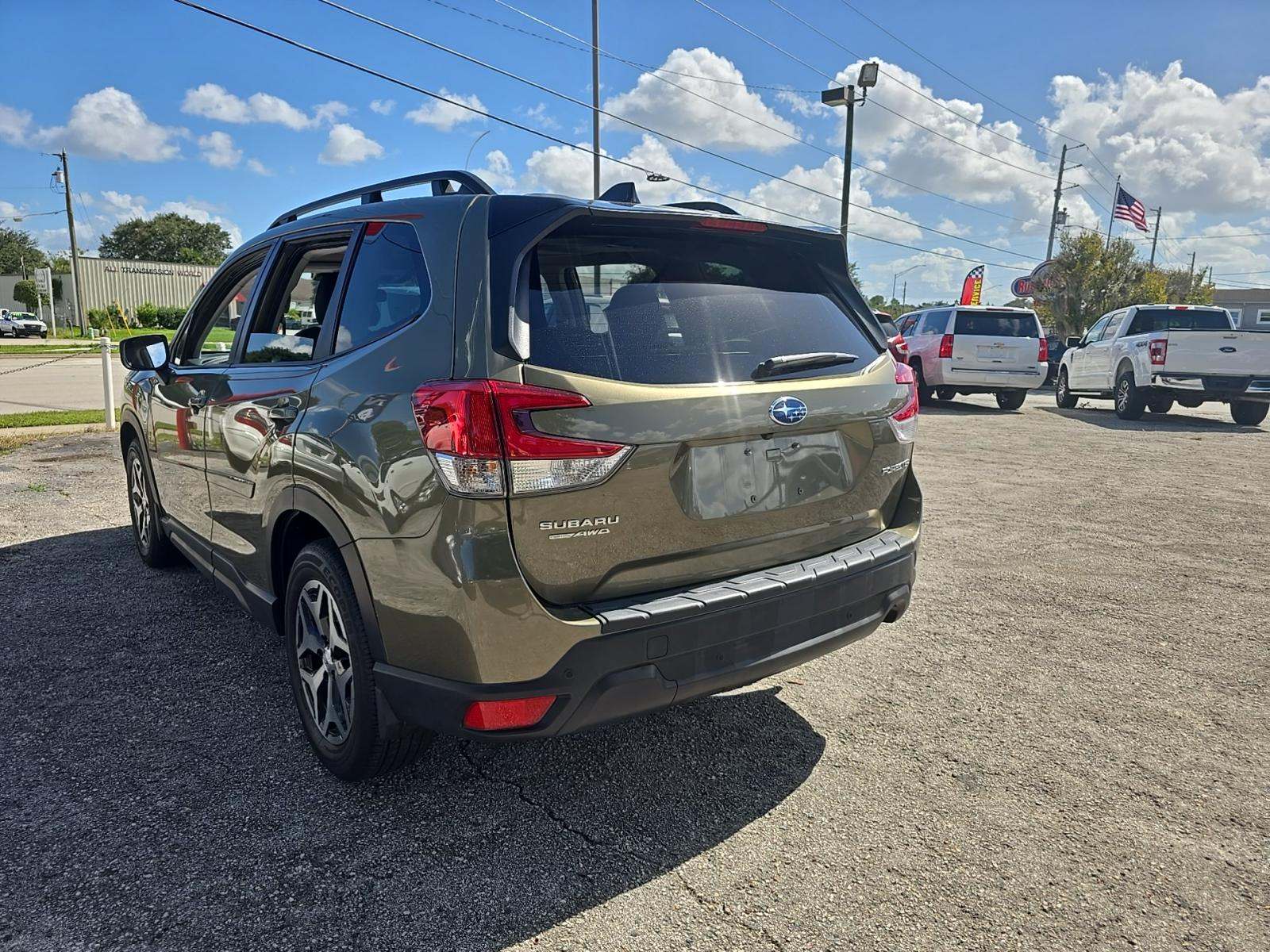 2024 Subaru Forester Premium AWD